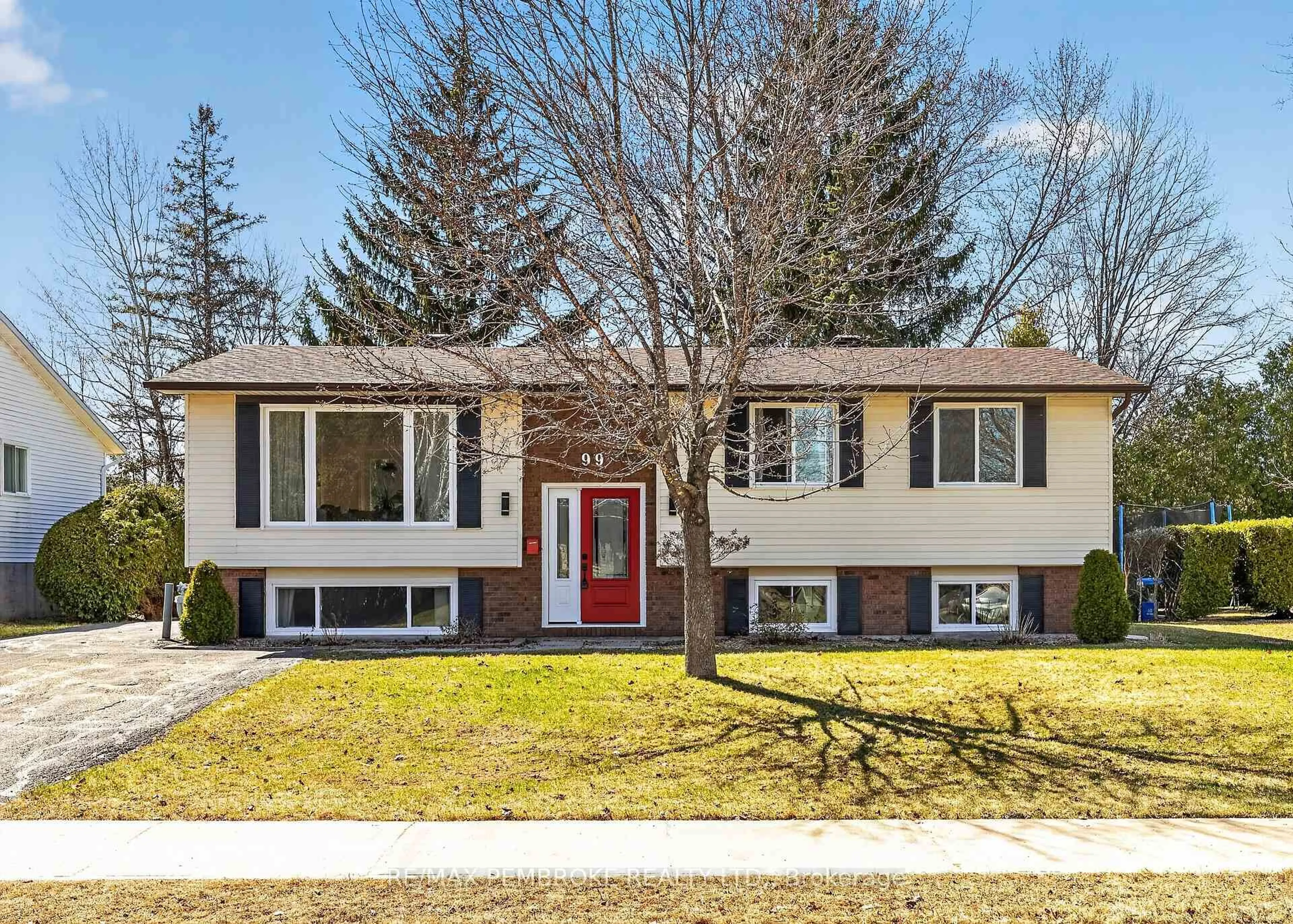 Home with vinyl exterior material, street for 99 NOIK Dr, Pembroke Ontario K8A 7Z4