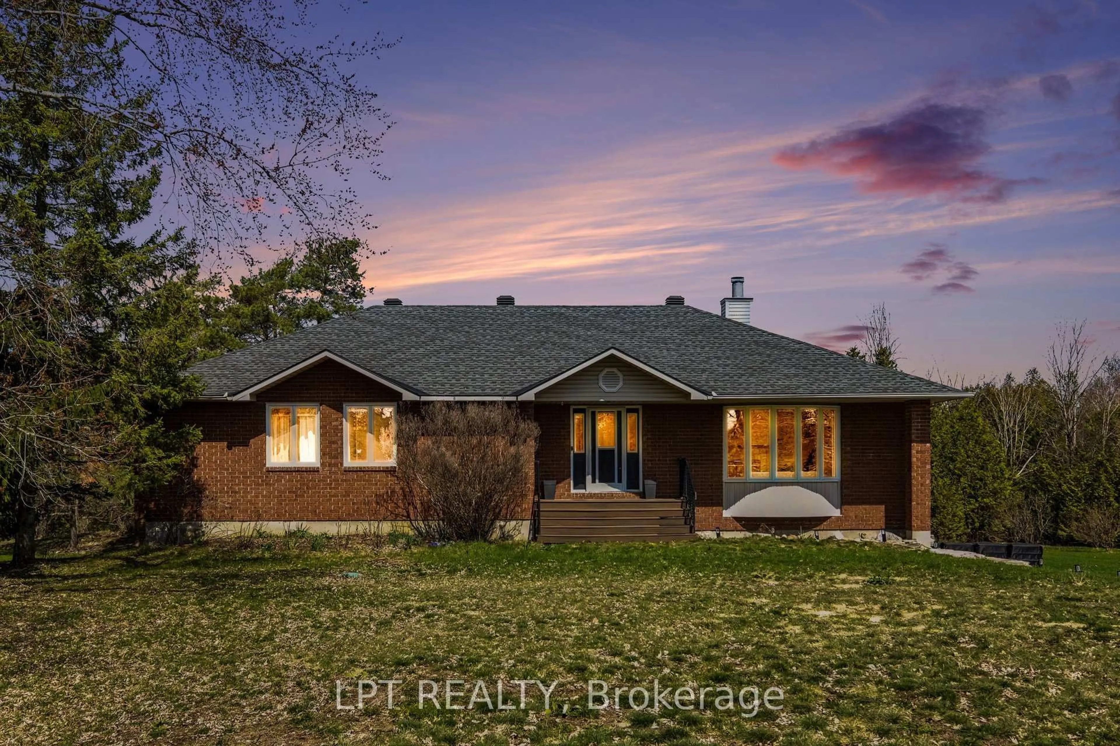 Home with brick exterior material, street for 8297 Nashdale Dr, Metcalfe Ontario K0A 2P0