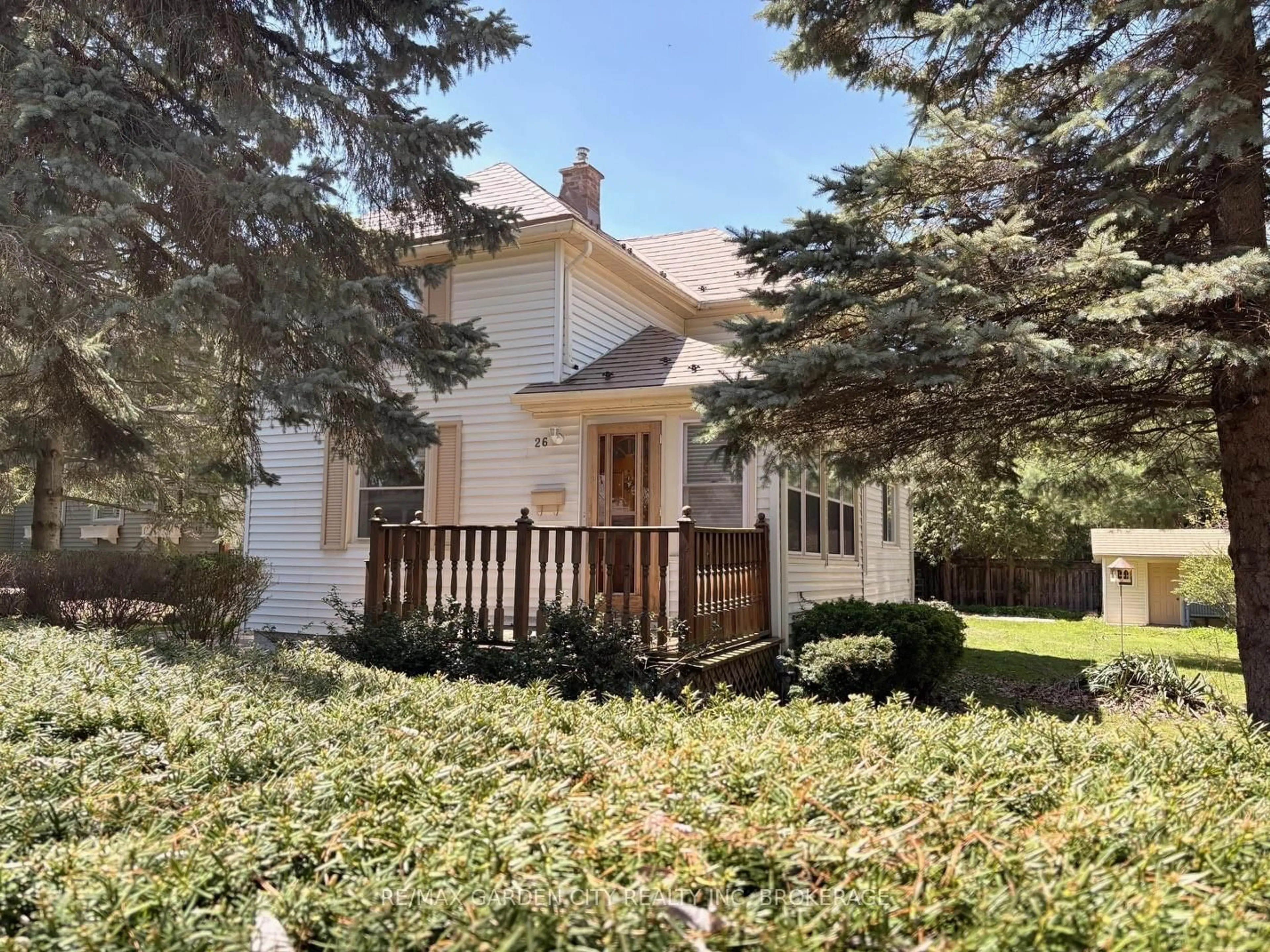 Home with vinyl exterior material, street for 26 Chestnut St, Pelham Ontario L3E 0K3