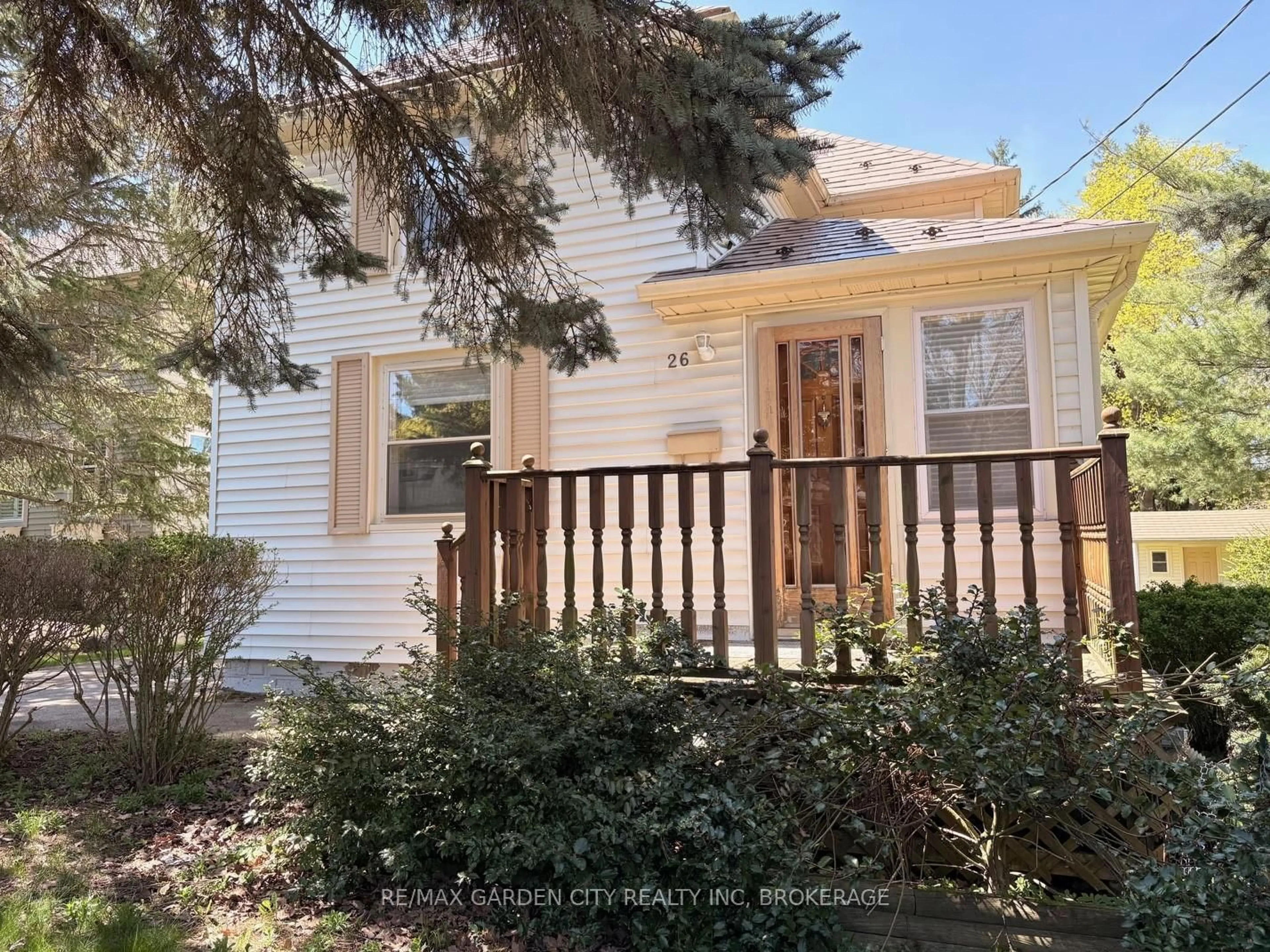 Home with vinyl exterior material, street for 26 Chestnut St, Pelham Ontario L3E 0K3