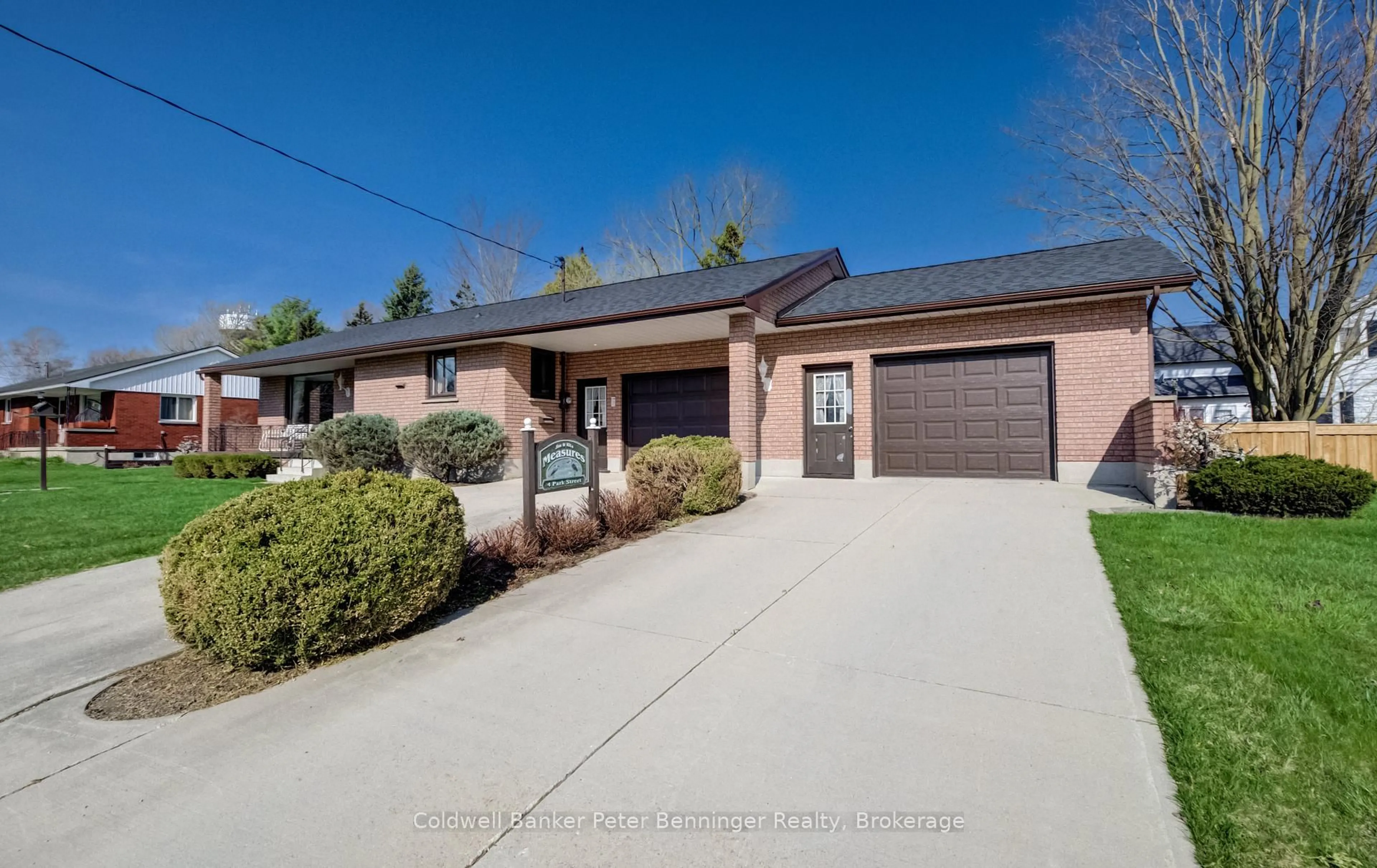 Unknown for 4 Park St St, Minto Ontario N0G 1M0