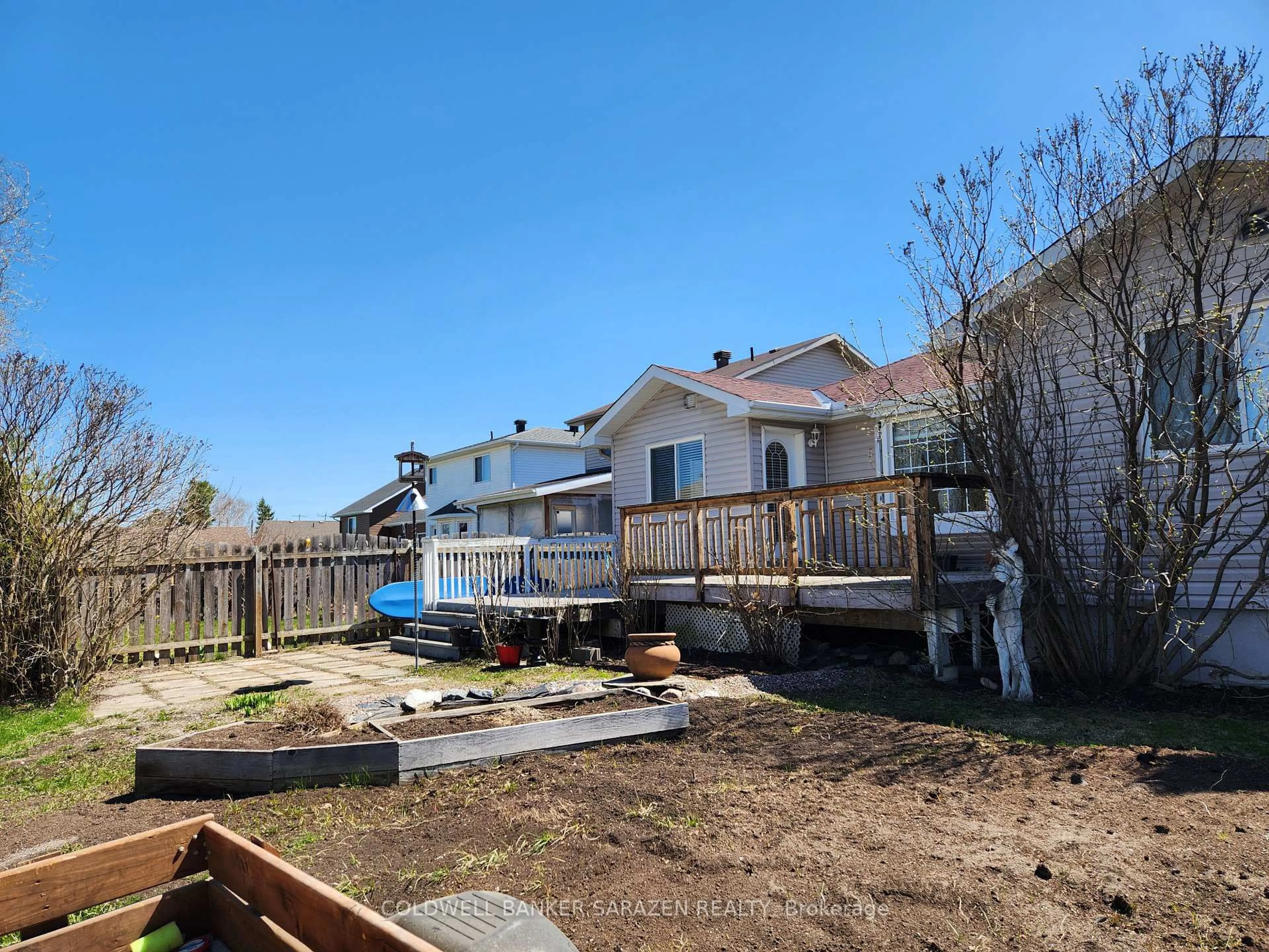 Patio, unknown for 105 Mclachlin St, Arnprior Ontario K7S 3Y5