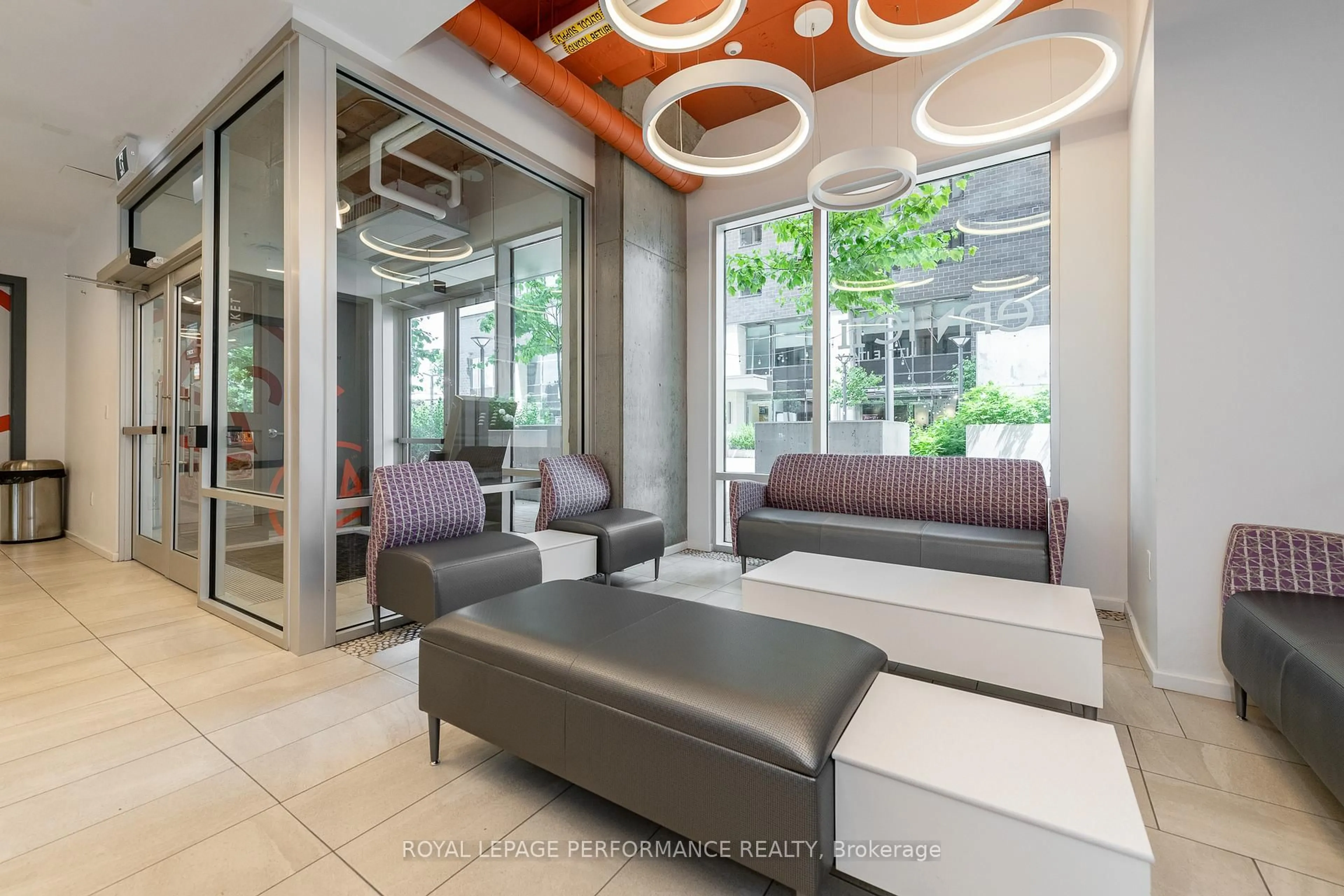 Lobby for 105 Champagne Ave #1118, Ottawa Ontario K1S 5E5