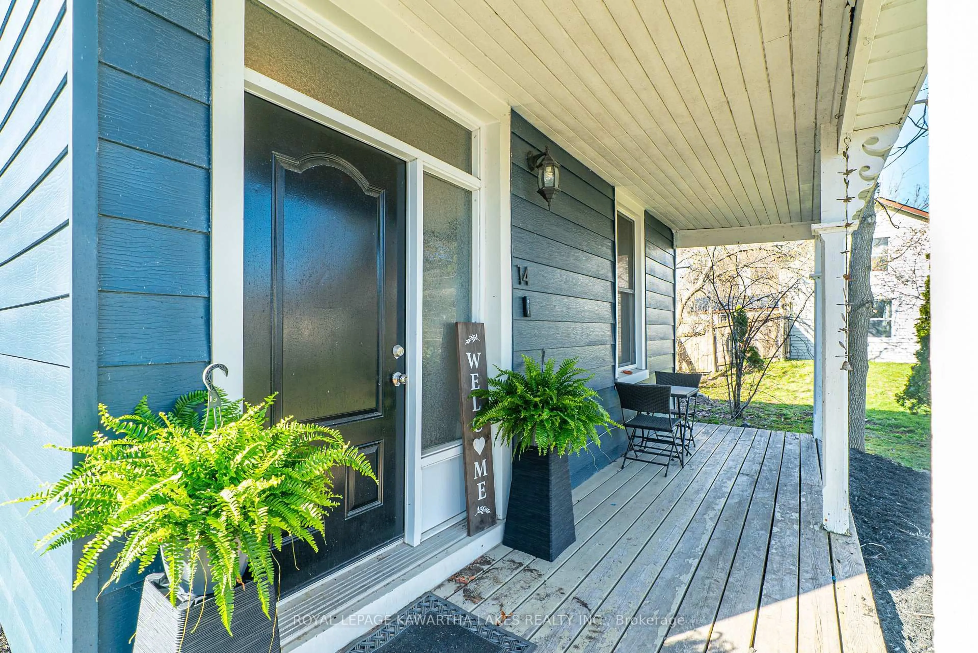 Indoor entryway for 14 King St, Kawartha Lakes Ontario K0L 2W0