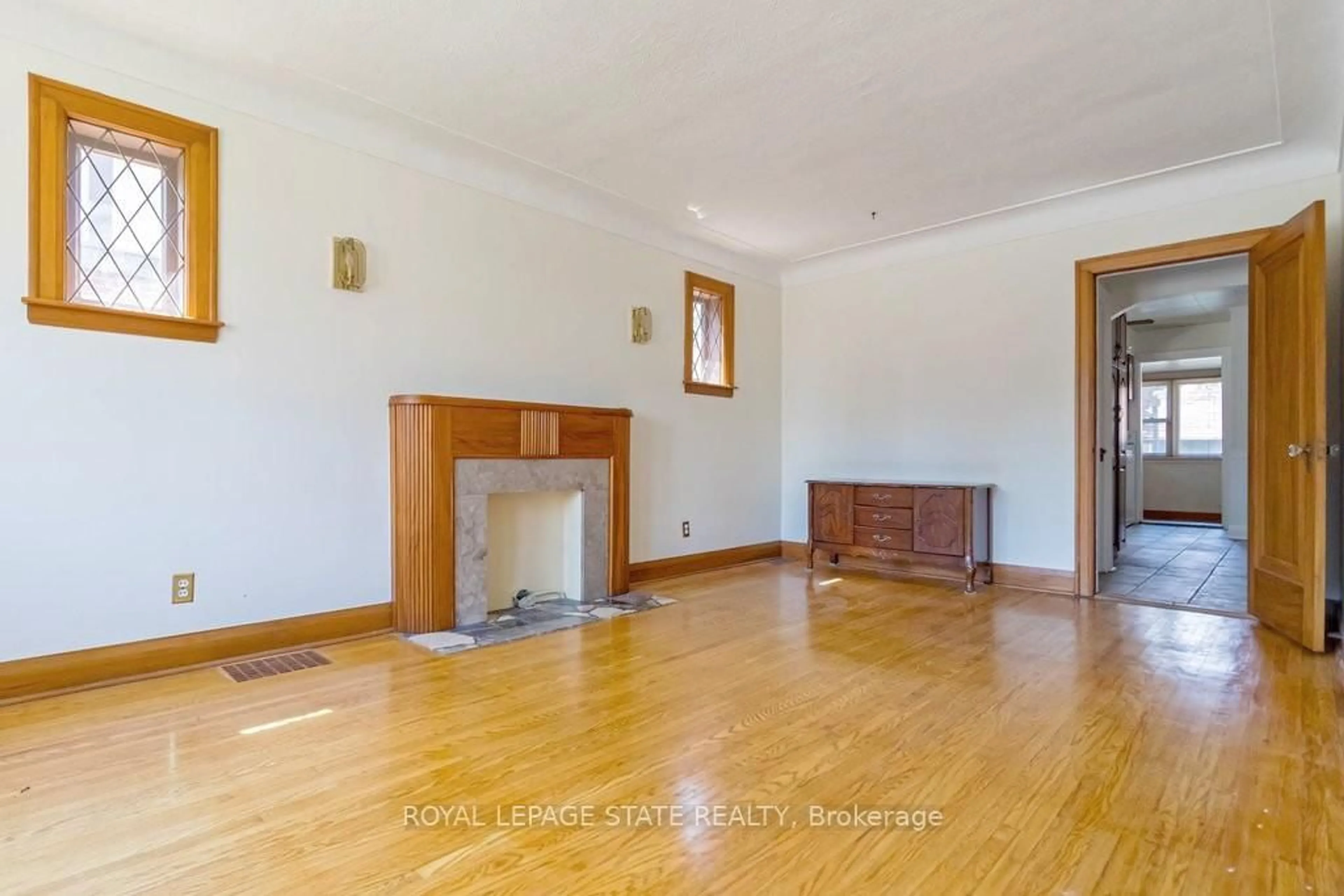 Unknown for 157 Longwood Rd, Hamilton Ontario L8S 3V8