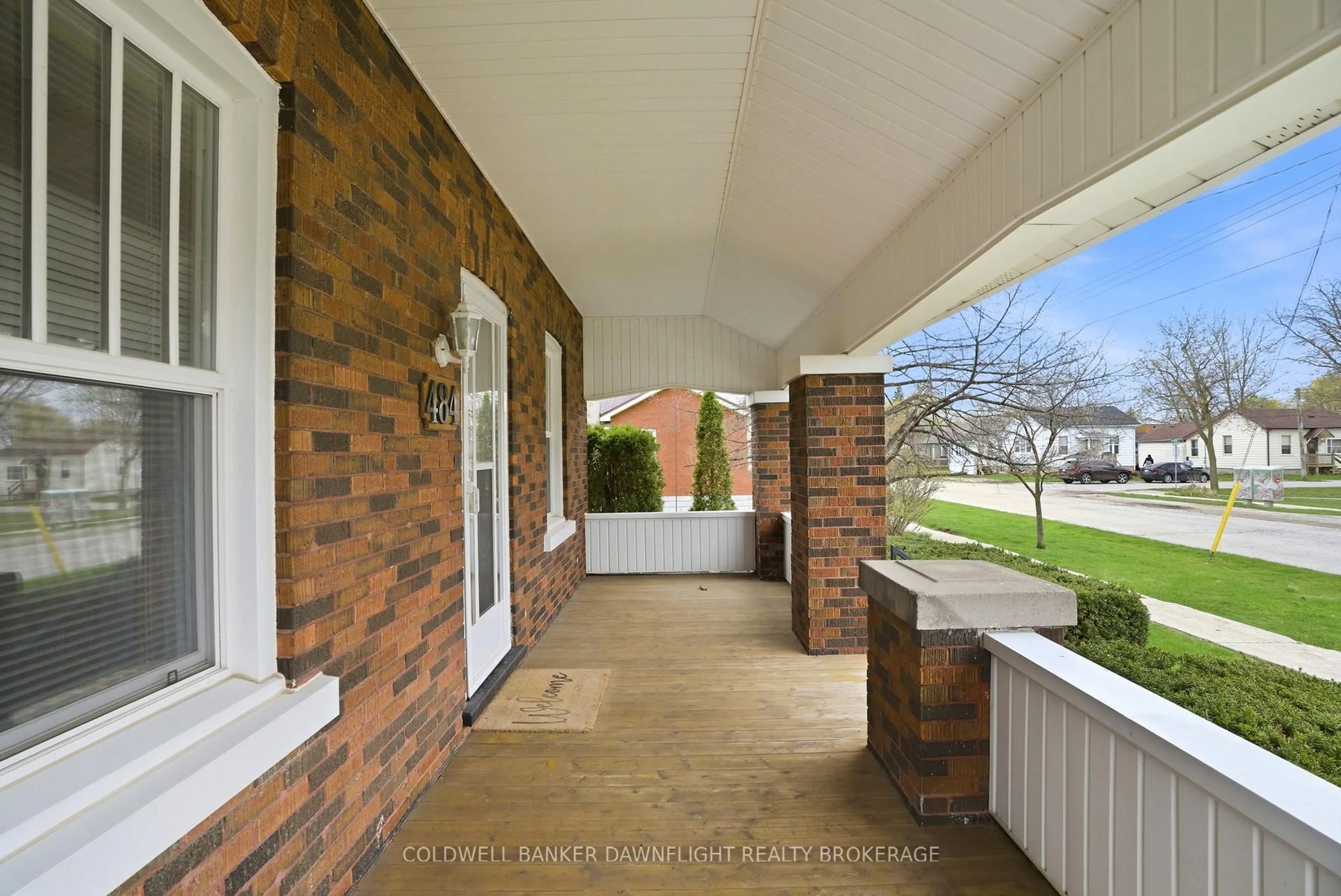 Unknown for 484 Carling St, South Huron Ontario N0M 1S2