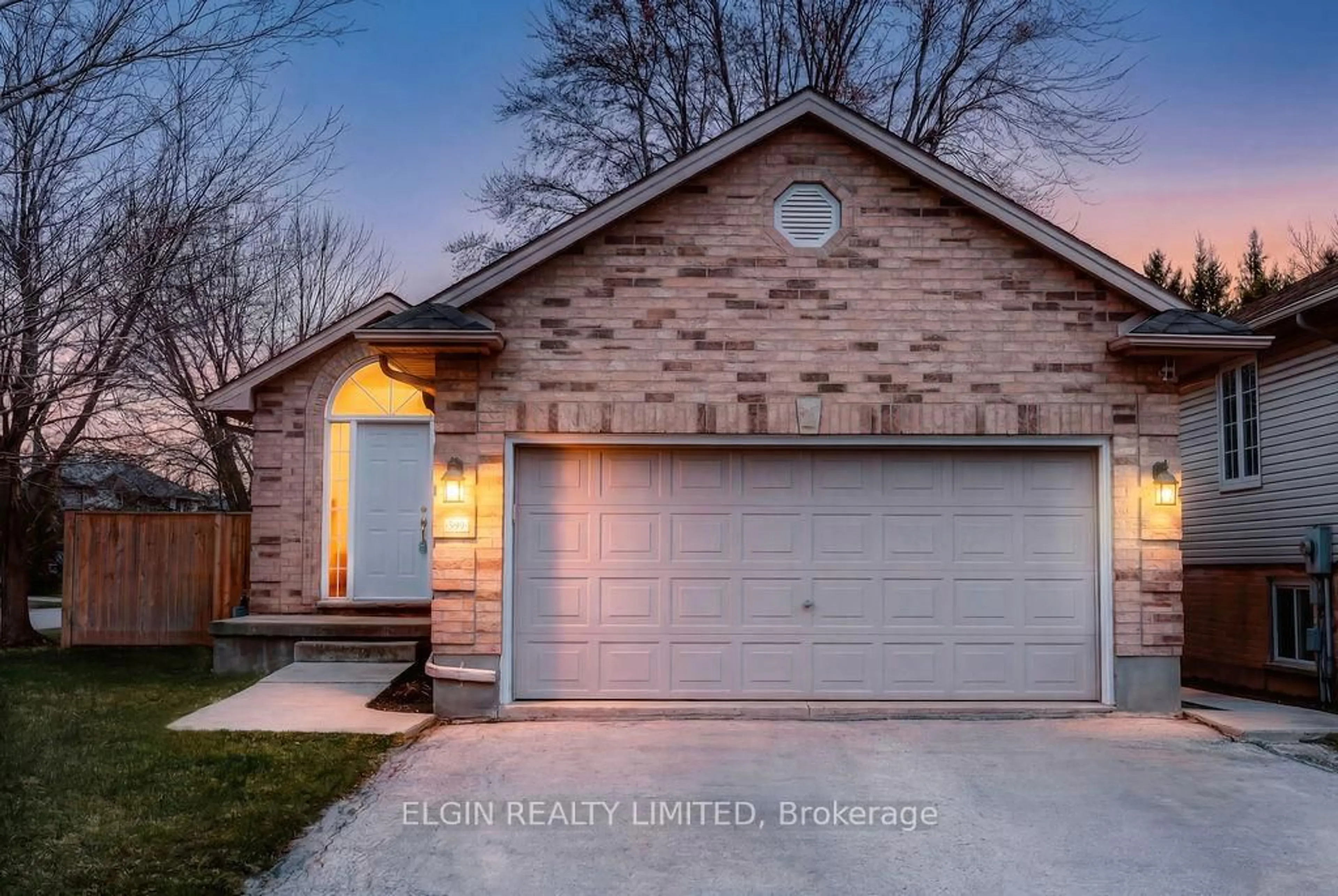 Home with brick exterior material, street for 599 Wellington St, St. Thomas Ontario N5R 6G4