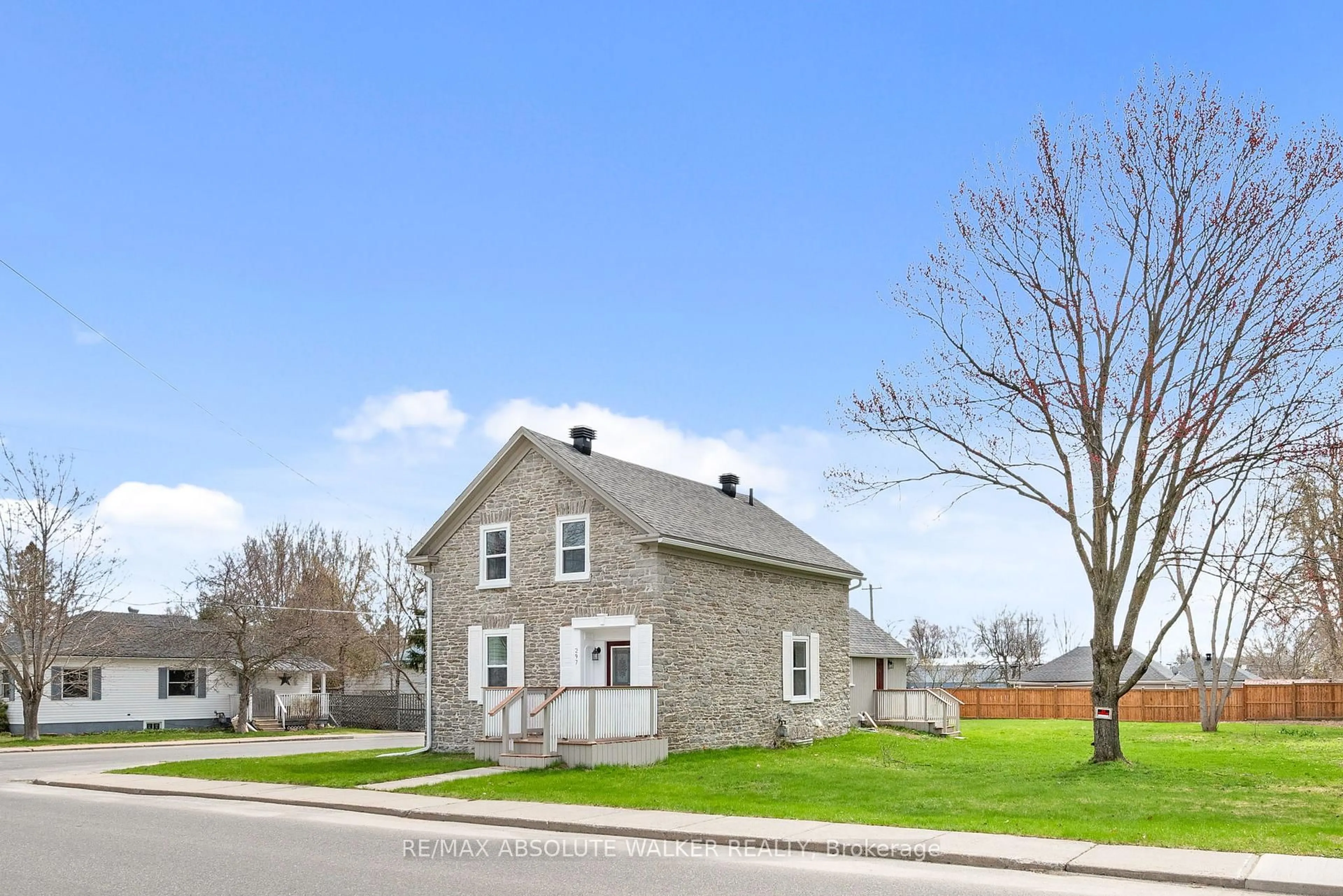 Unknown for 297 Park St, Prescott Ontario K0E 1T0