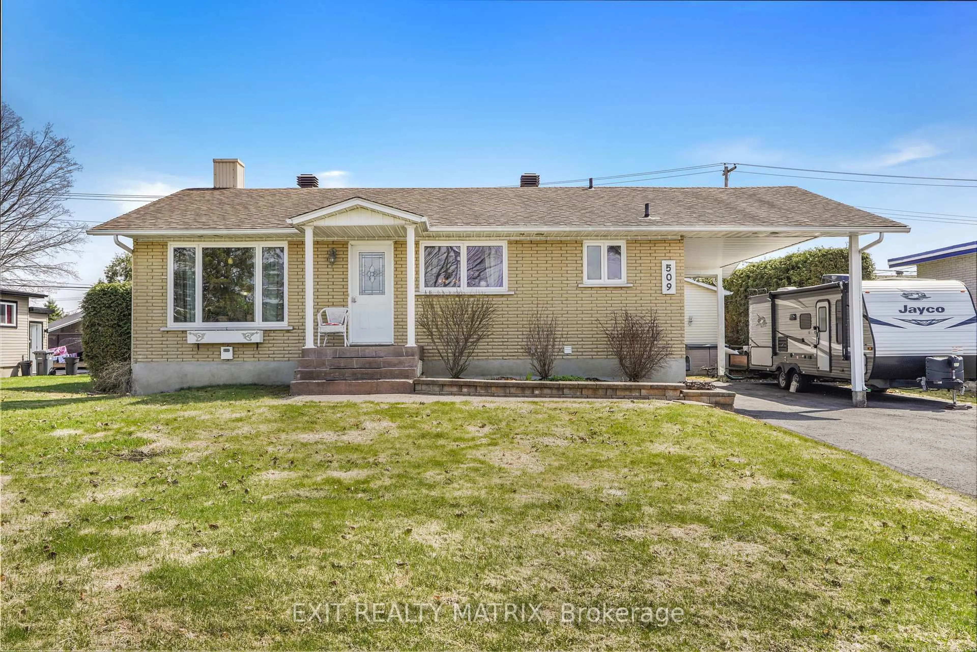 Home with vinyl exterior material, street for 509 Ghislain St, Hawkesbury Ontario K6A 2X7