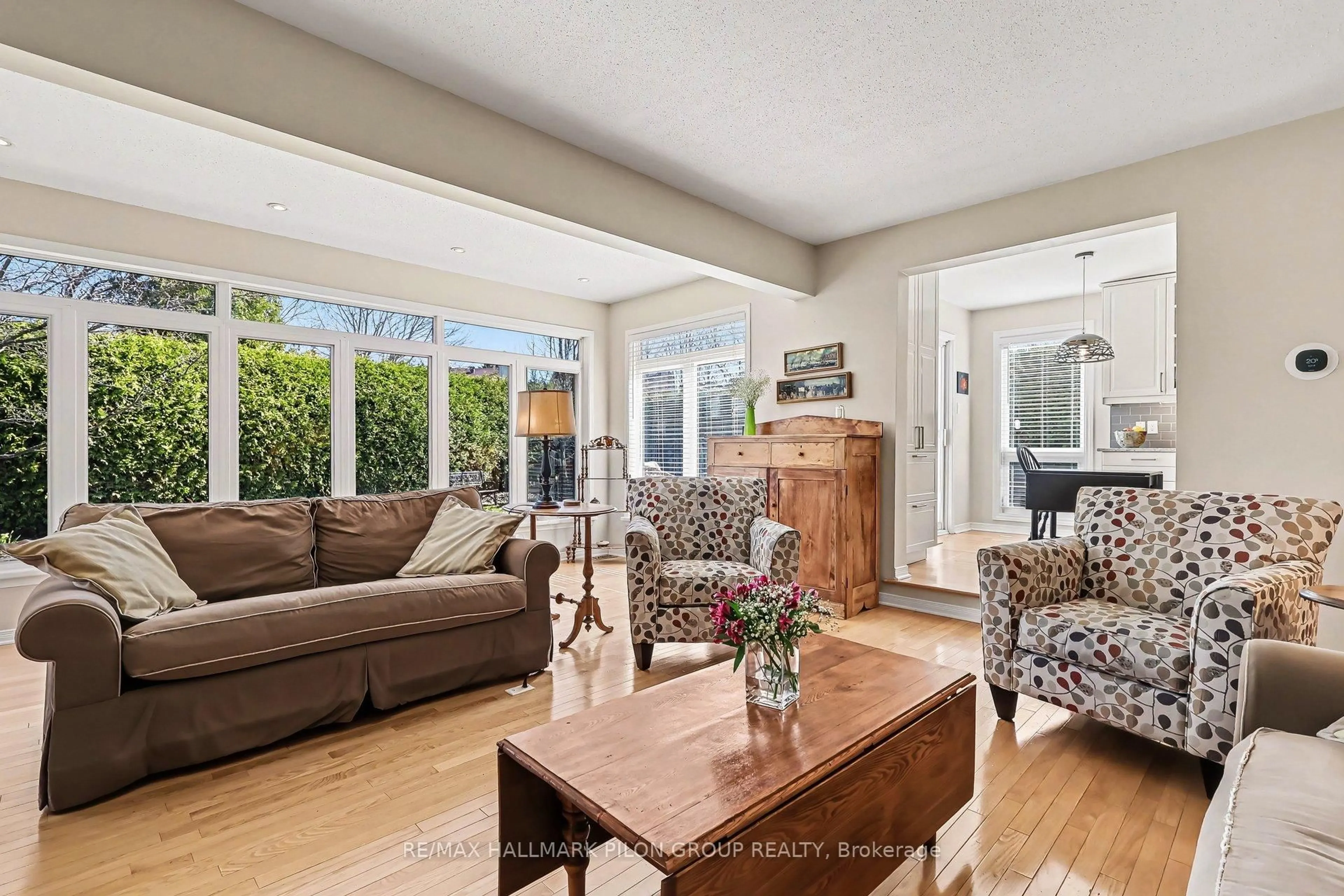 Living room with furniture, unknown for 6321 Beausejour Dr, Orleans Ontario K1C 3J6
