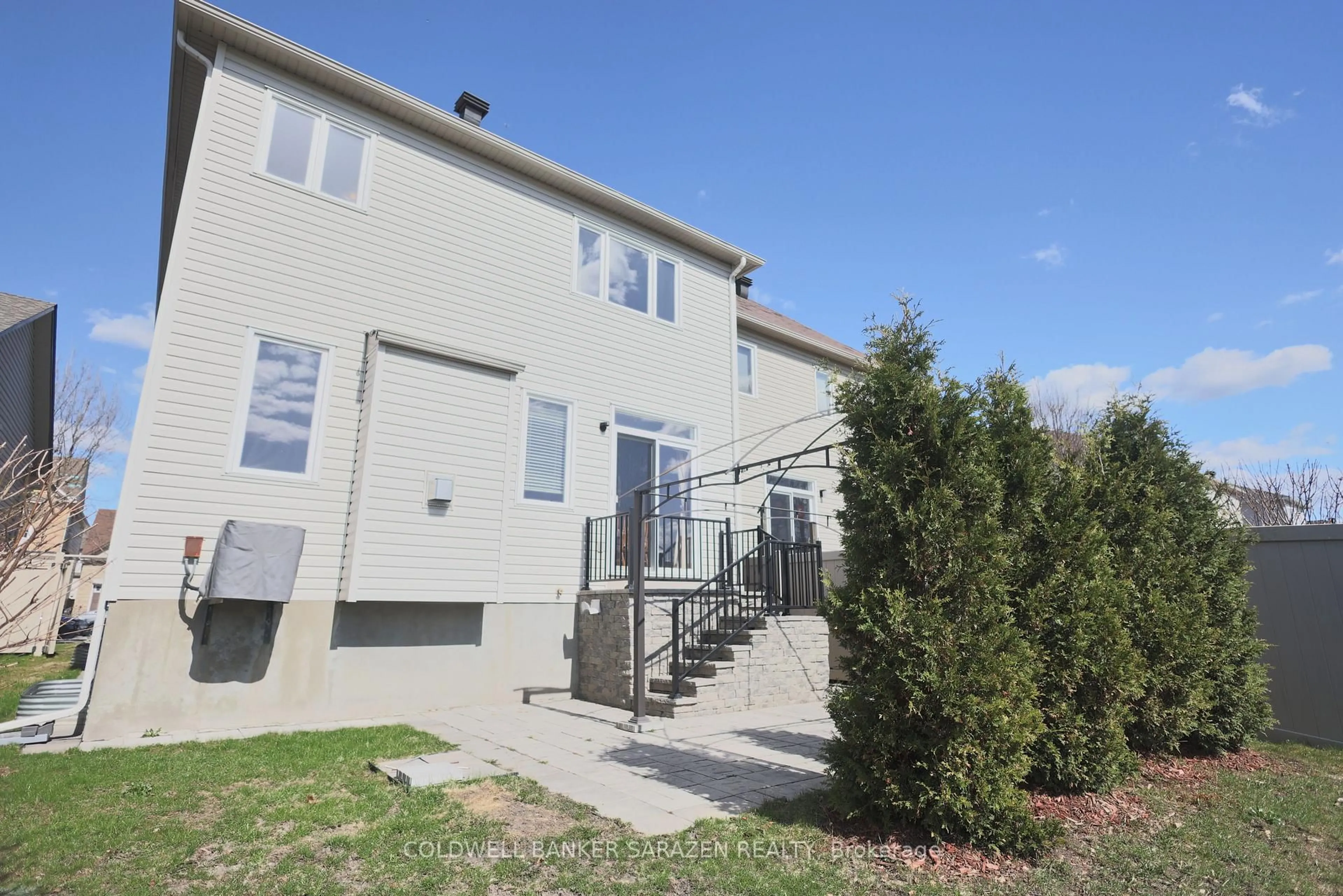 Patio, street for 284 Harthill Way, Ottawa Ontario K2J 0P3