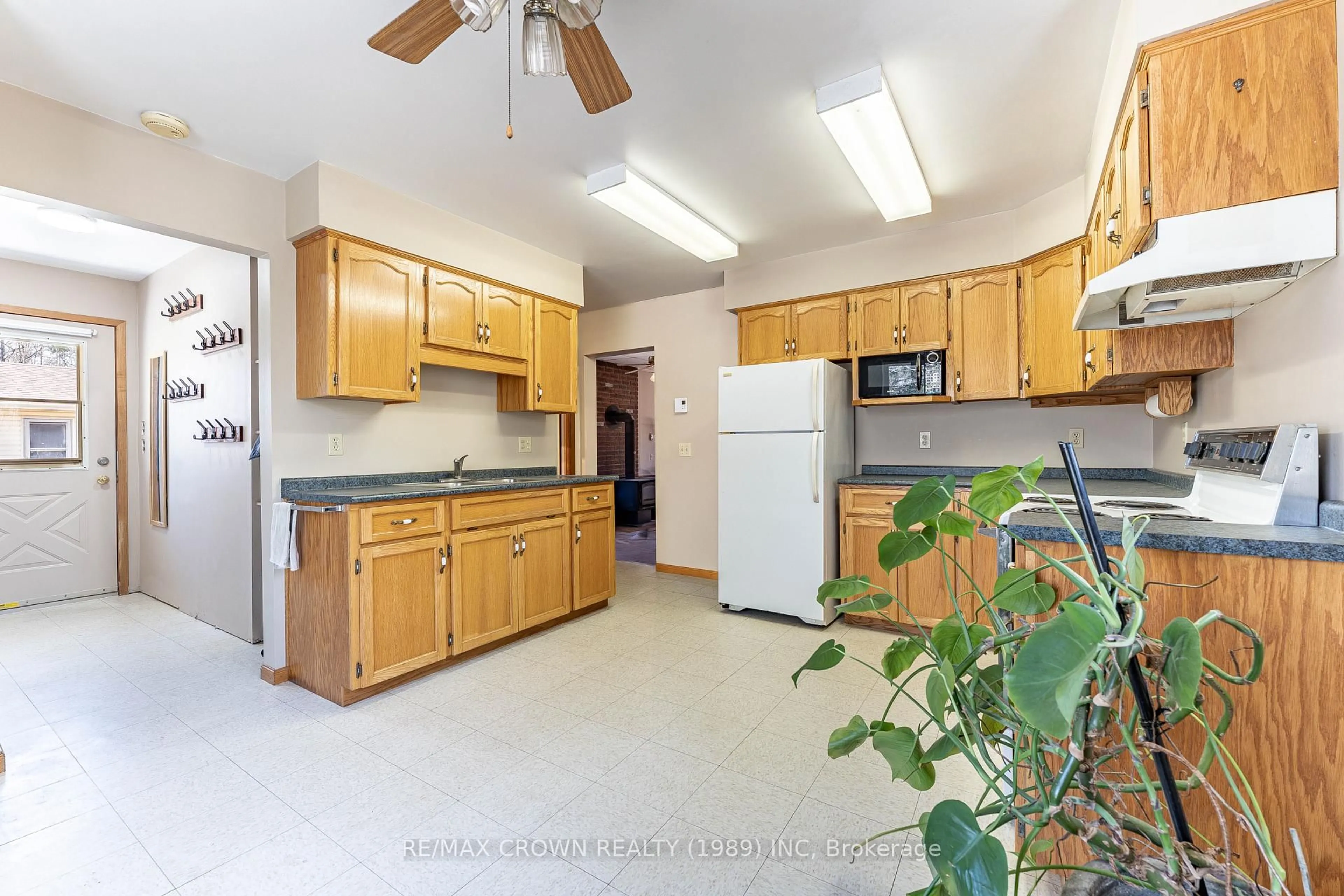 Standard kitchen, unknown for 36 Jones Rd, Nipissing Ontario P0H 1H0
