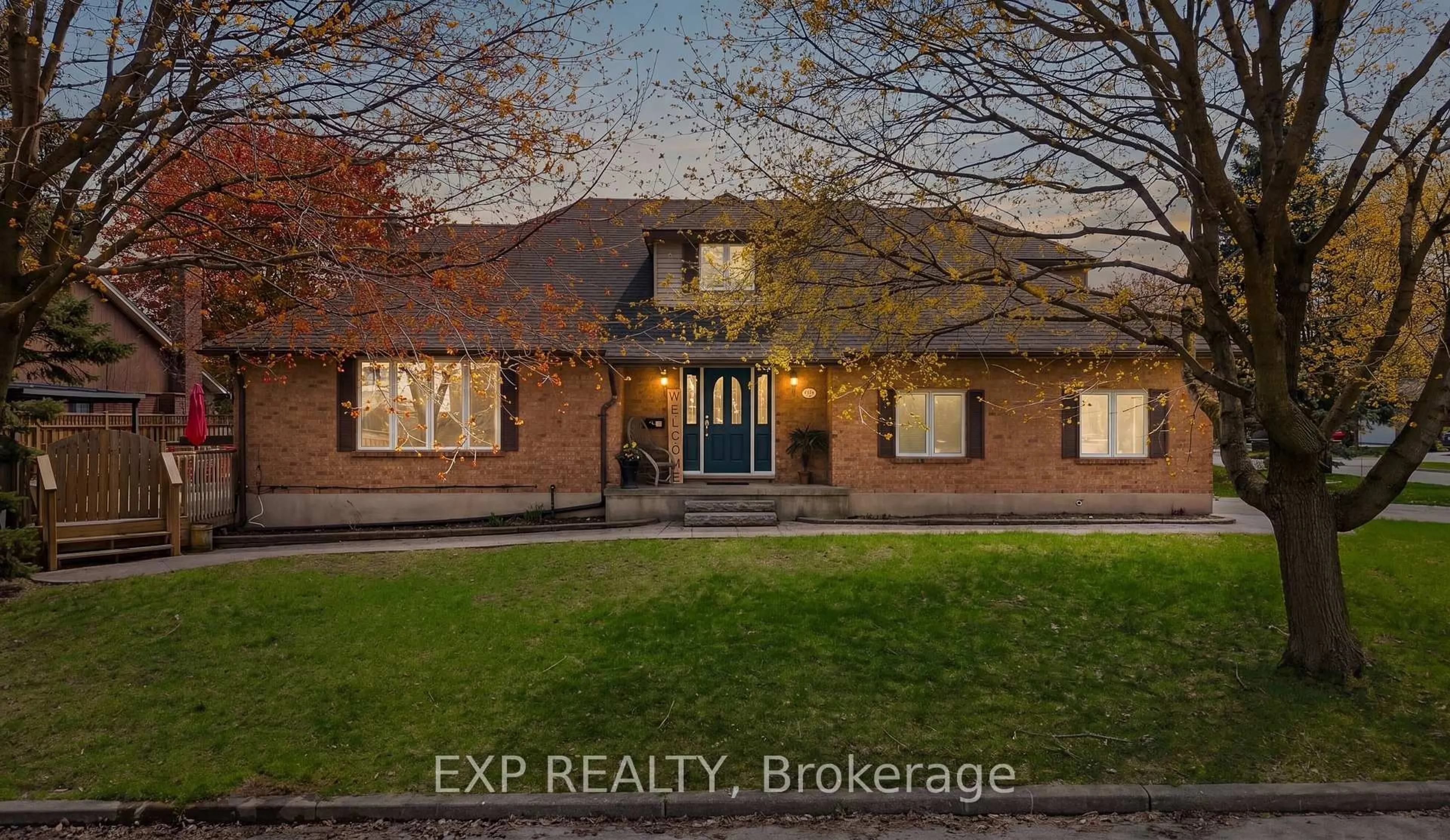 A pic from outside/outdoor area/front of a property/back of a property/a pic from drone, street for 381 Timlock Pl, Waterloo Ontario N2K 3J2