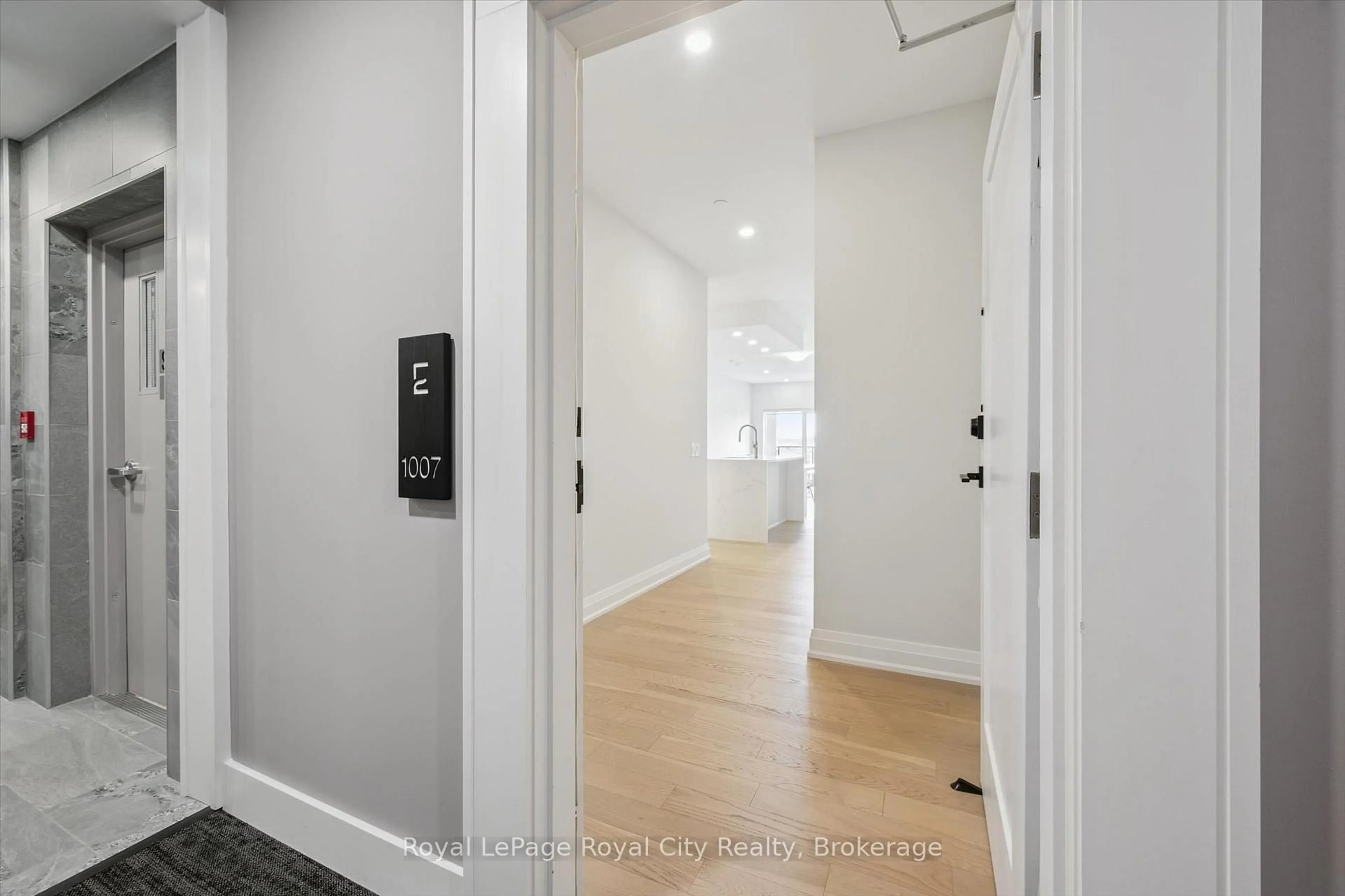 Indoor entryway for 71 Wyndham St #1007, Guelph Ontario N1E 0T7