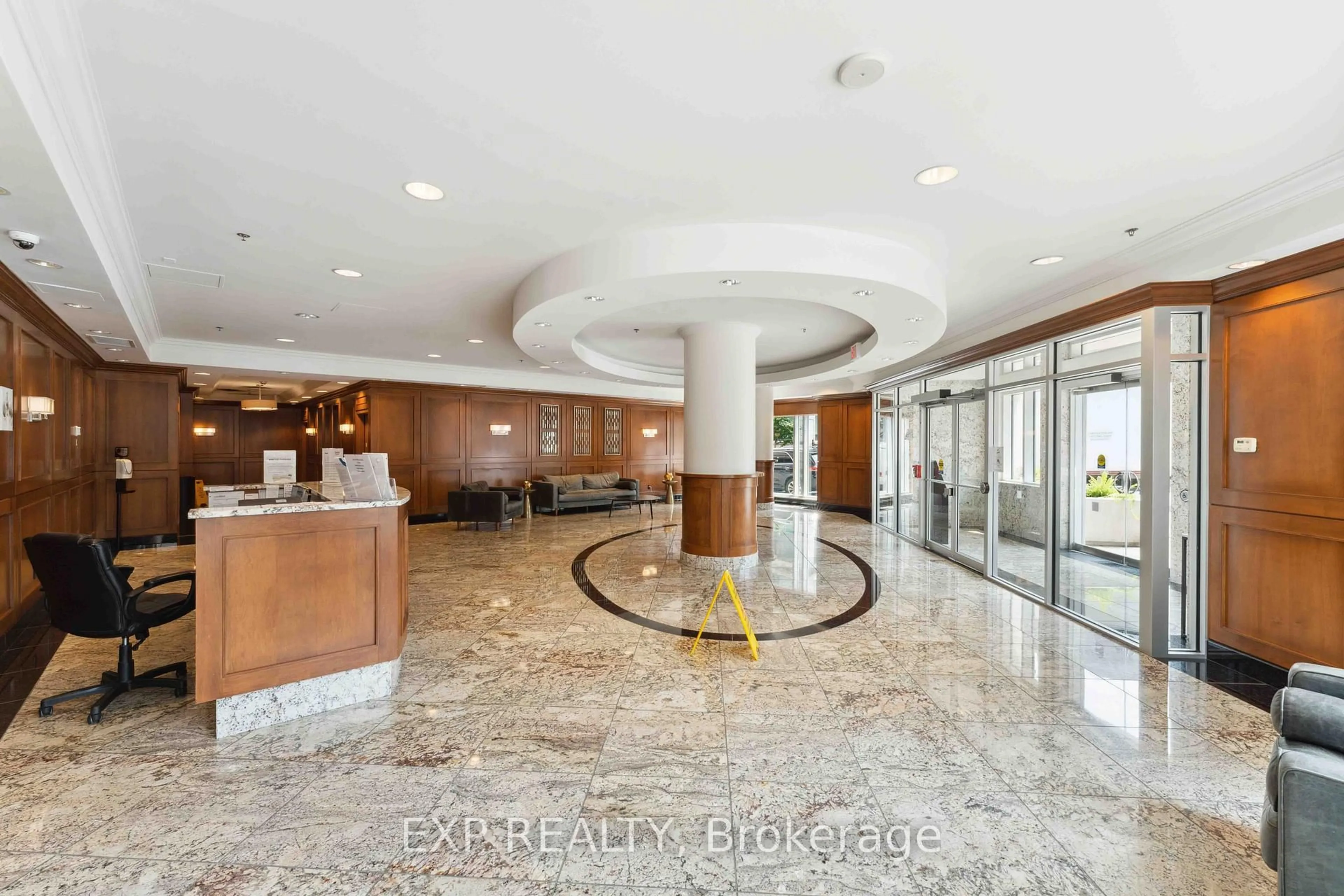 Lobby for 195 Besserer St #1805, Ottawa Ontario K1N 0B6