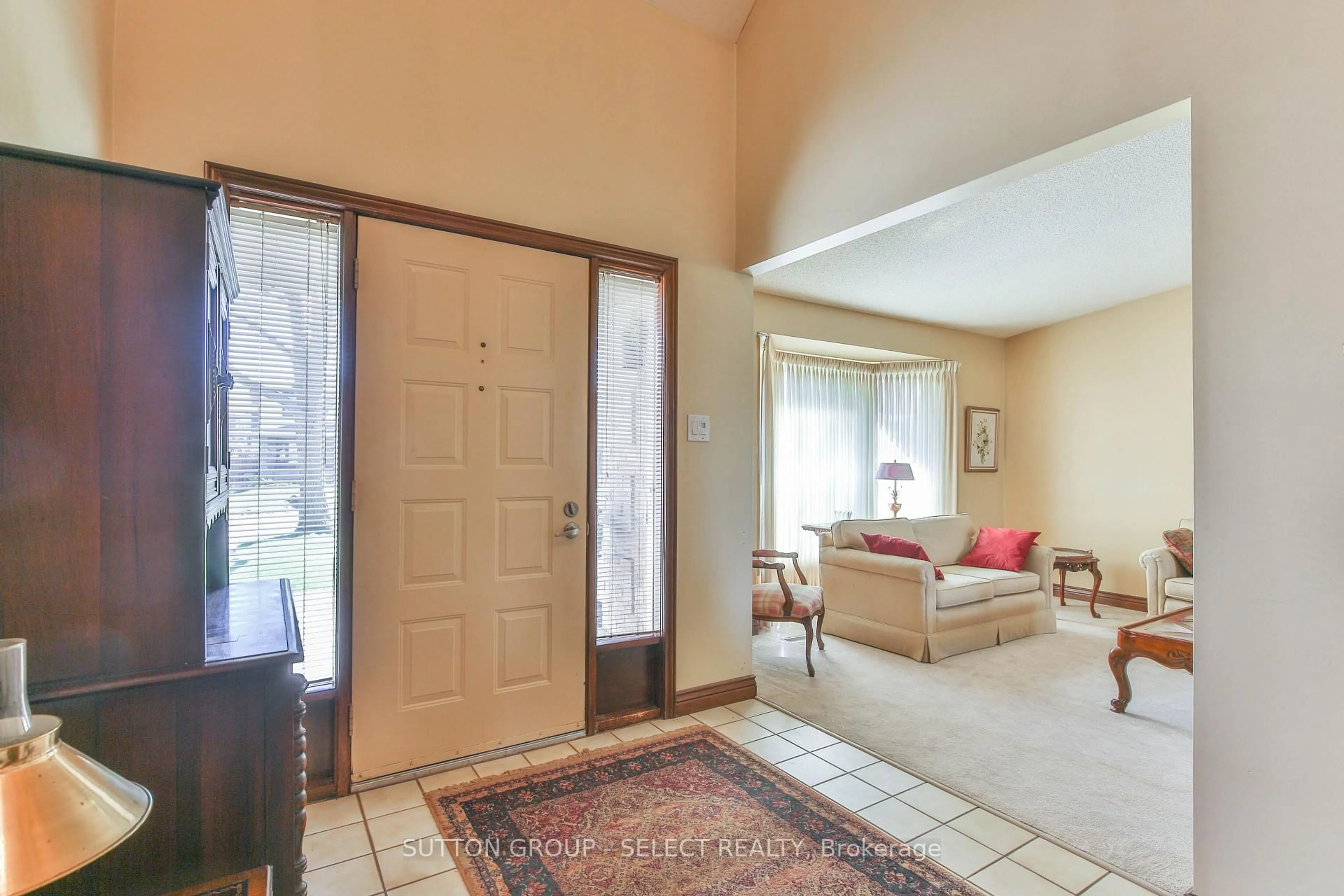 Indoor entryway for 25 Farmington Terr, London South Ontario N6K 3N3