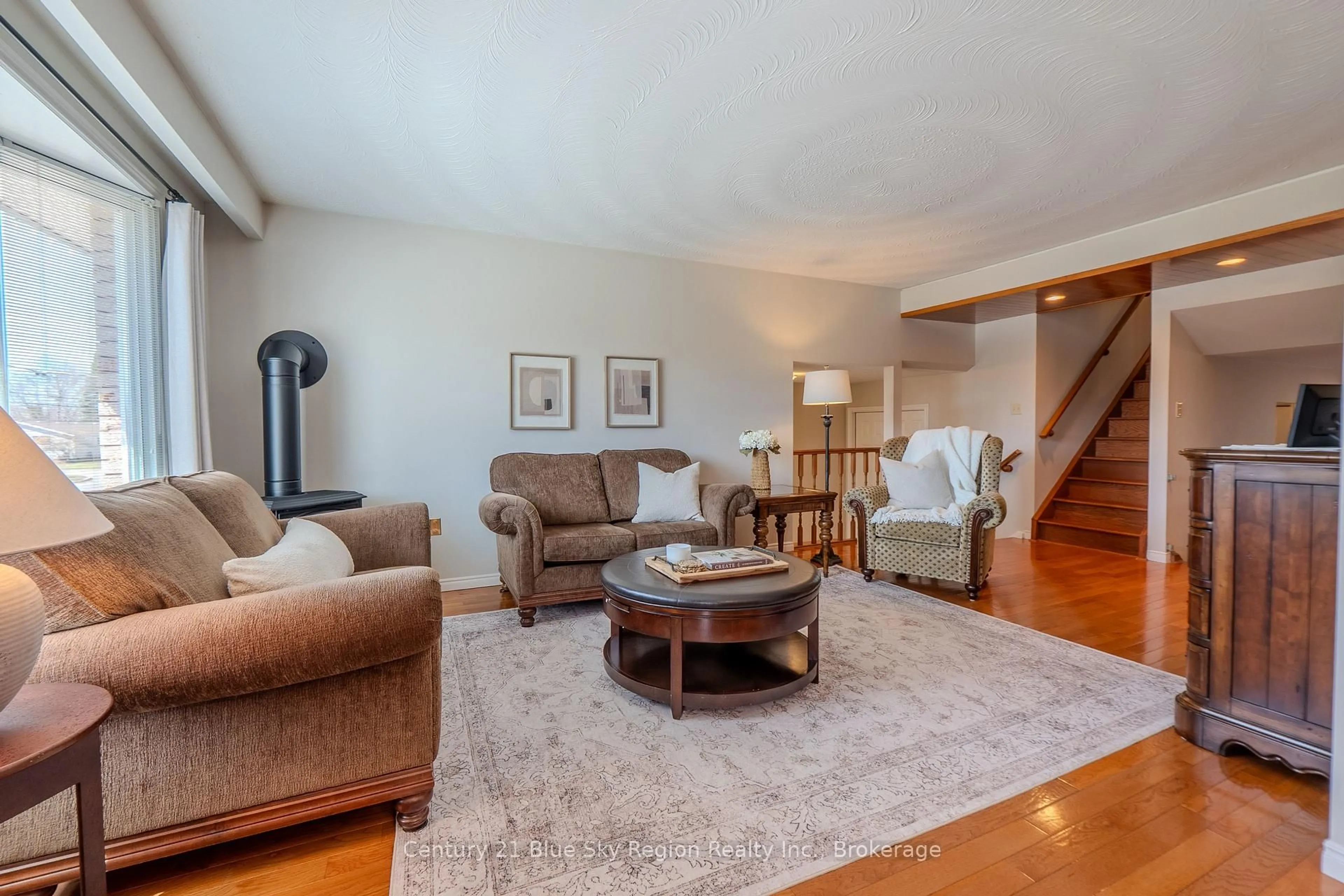 Living room with furniture, unknown for 14 Sable Cres, North Bay Ontario P1A 3X7