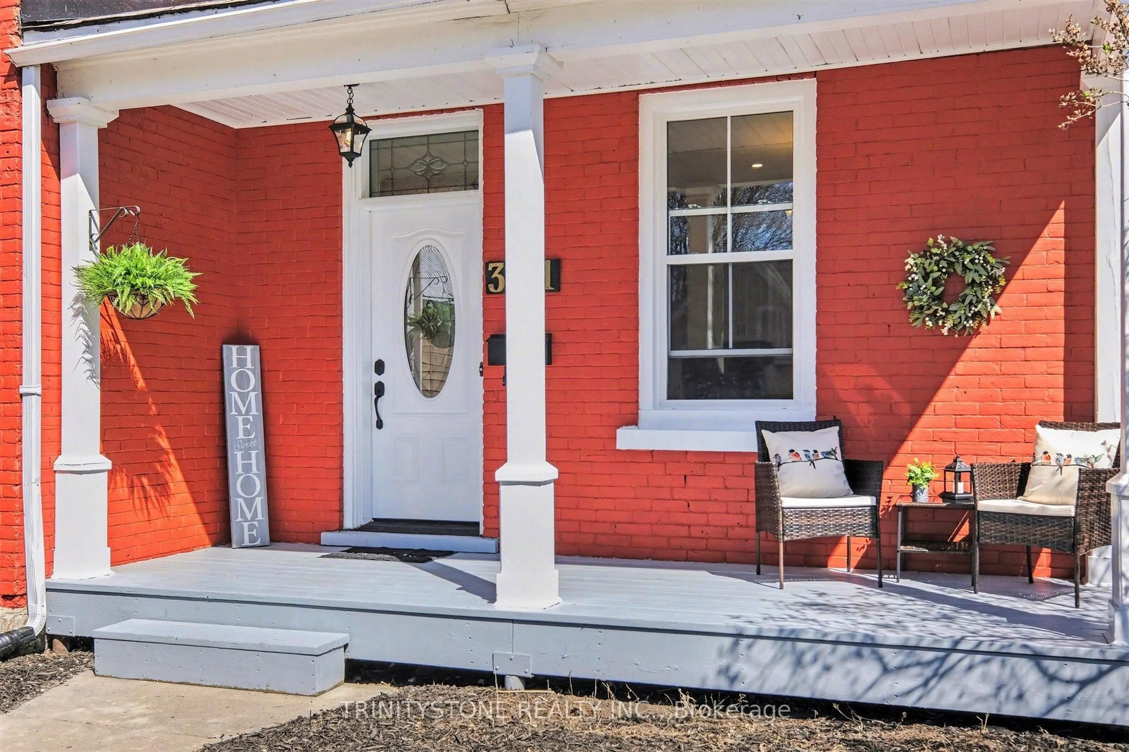 Home with brick exterior material, street for 321 Albert St, Arnprior Ontario K7S 2M8