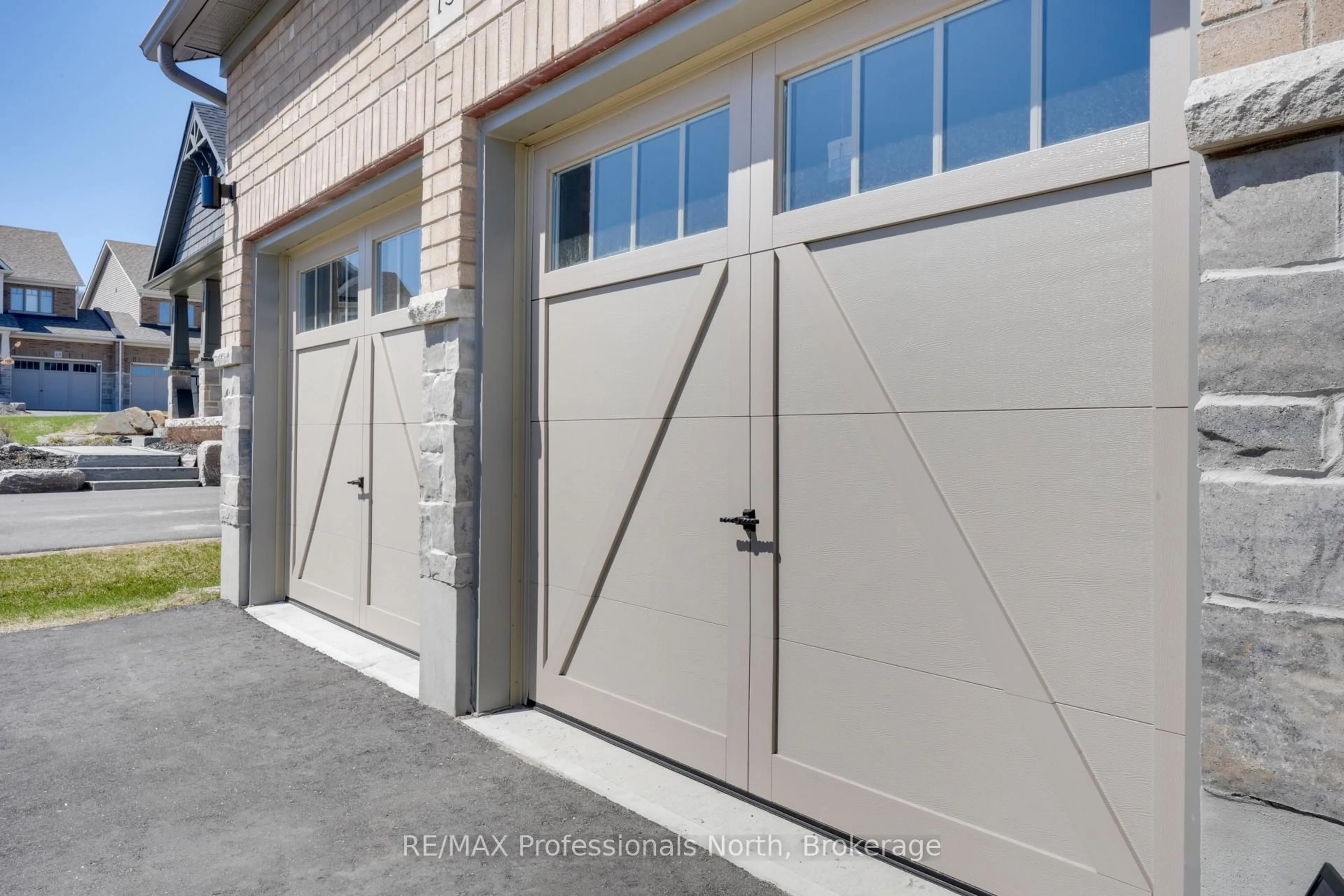 Unknown for 75 Eaglecrest Ave, Huntsville Ontario P1H 0B7