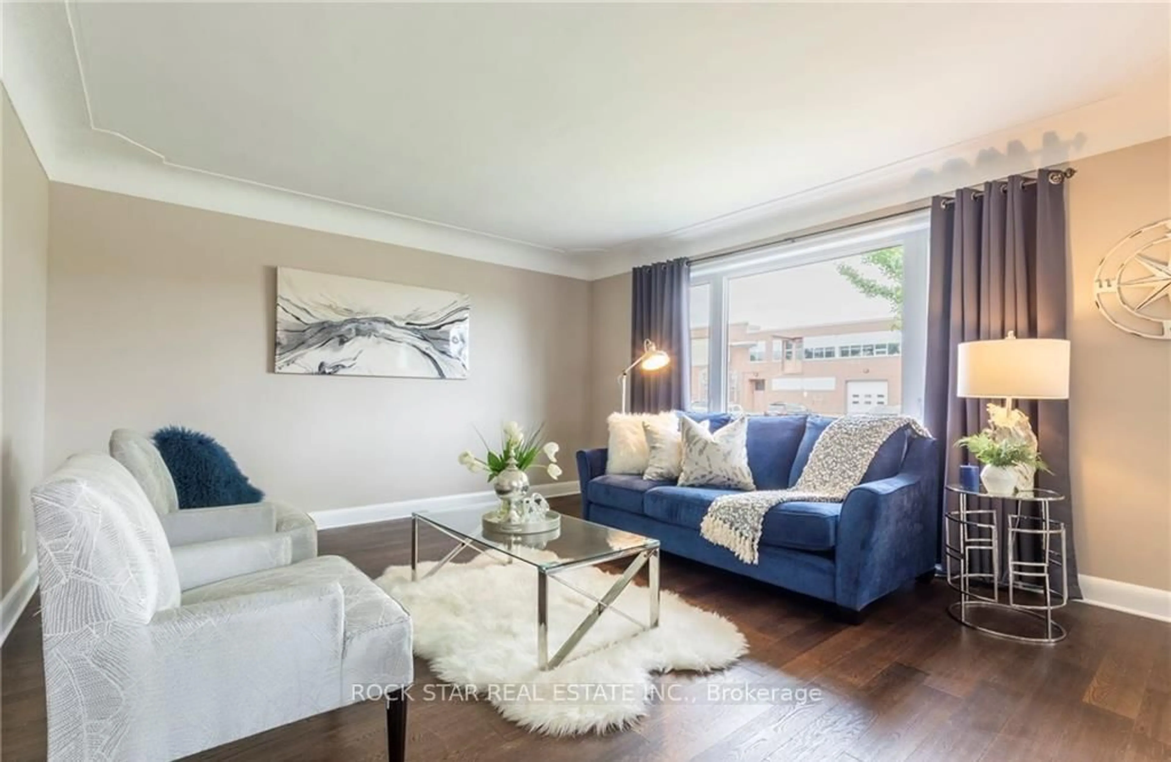 Living room with furniture, unknown for 292 South Bend Rd, Hamilton Ontario L9A 2C5