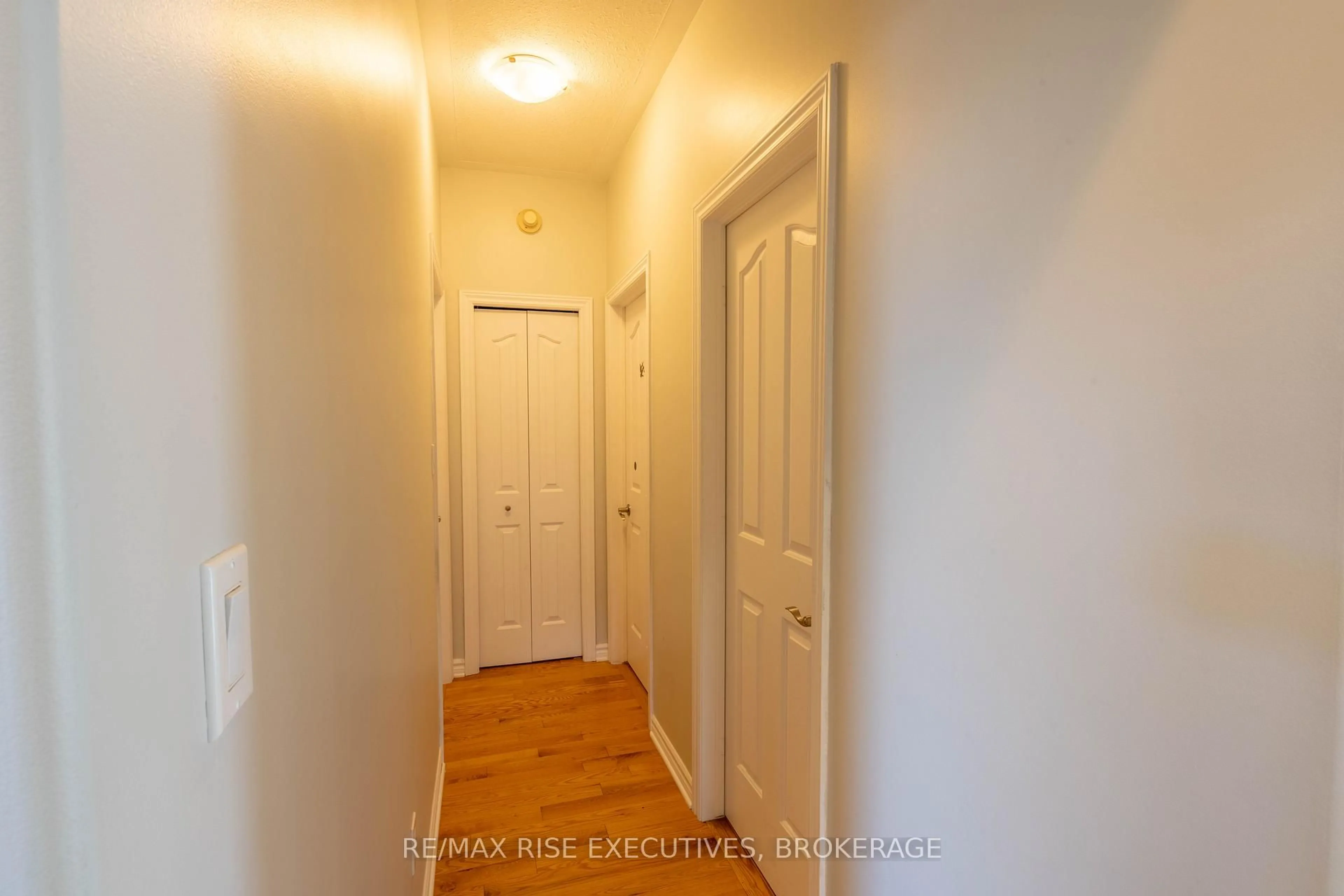 Indoor entryway for 105 Aaron Pl, Loyalist Ontario K7N 2A1