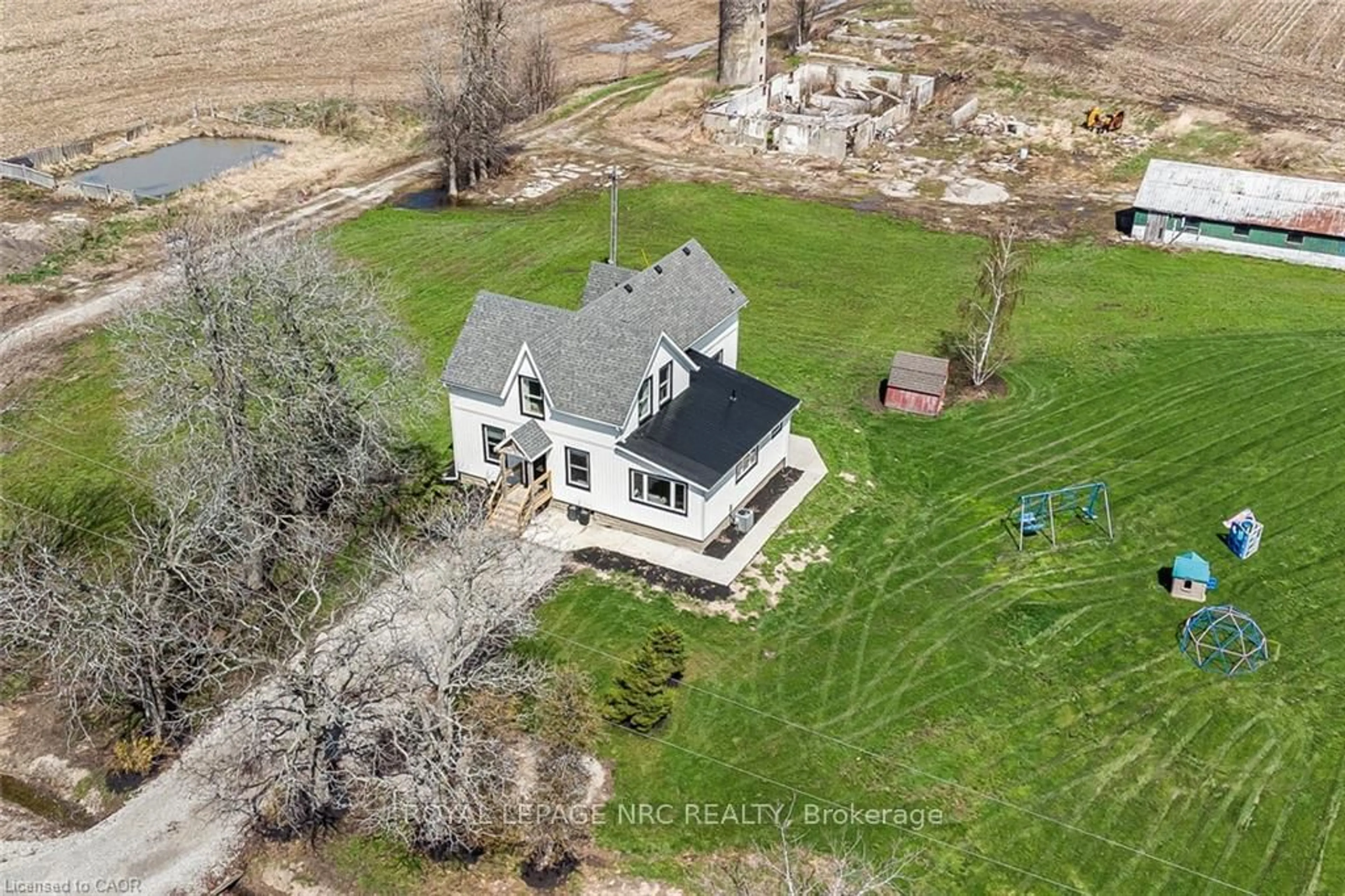 A pic from outside/outdoor area/front of a property/back of a property/a pic from drone, unknown for 136 Rymer Rd, Haldimand Ontario N0A 1K0