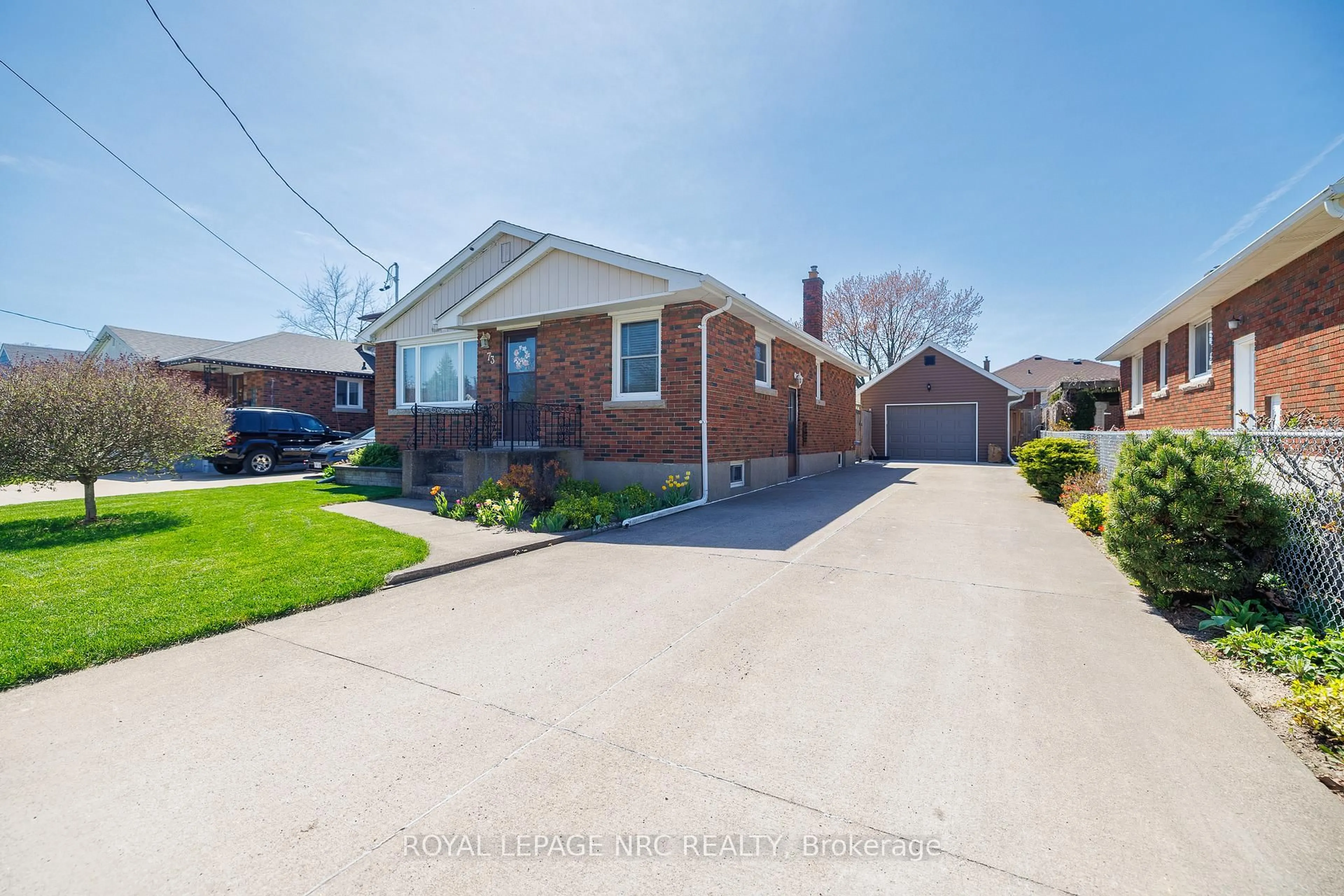 Home with brick exterior material, street for 73 Queen St, Thorold Ontario L2V 3N6
