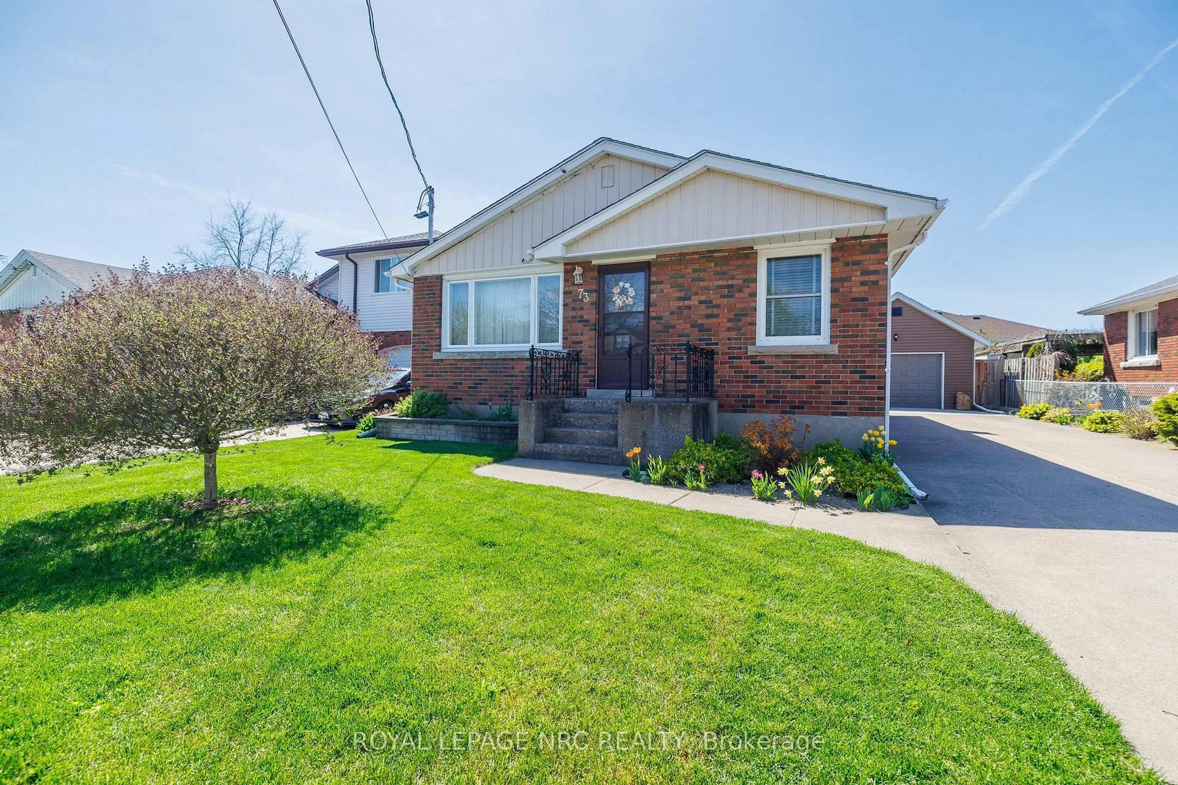 Home with brick exterior material, street for 73 Queen St, Thorold Ontario L2V 3N6