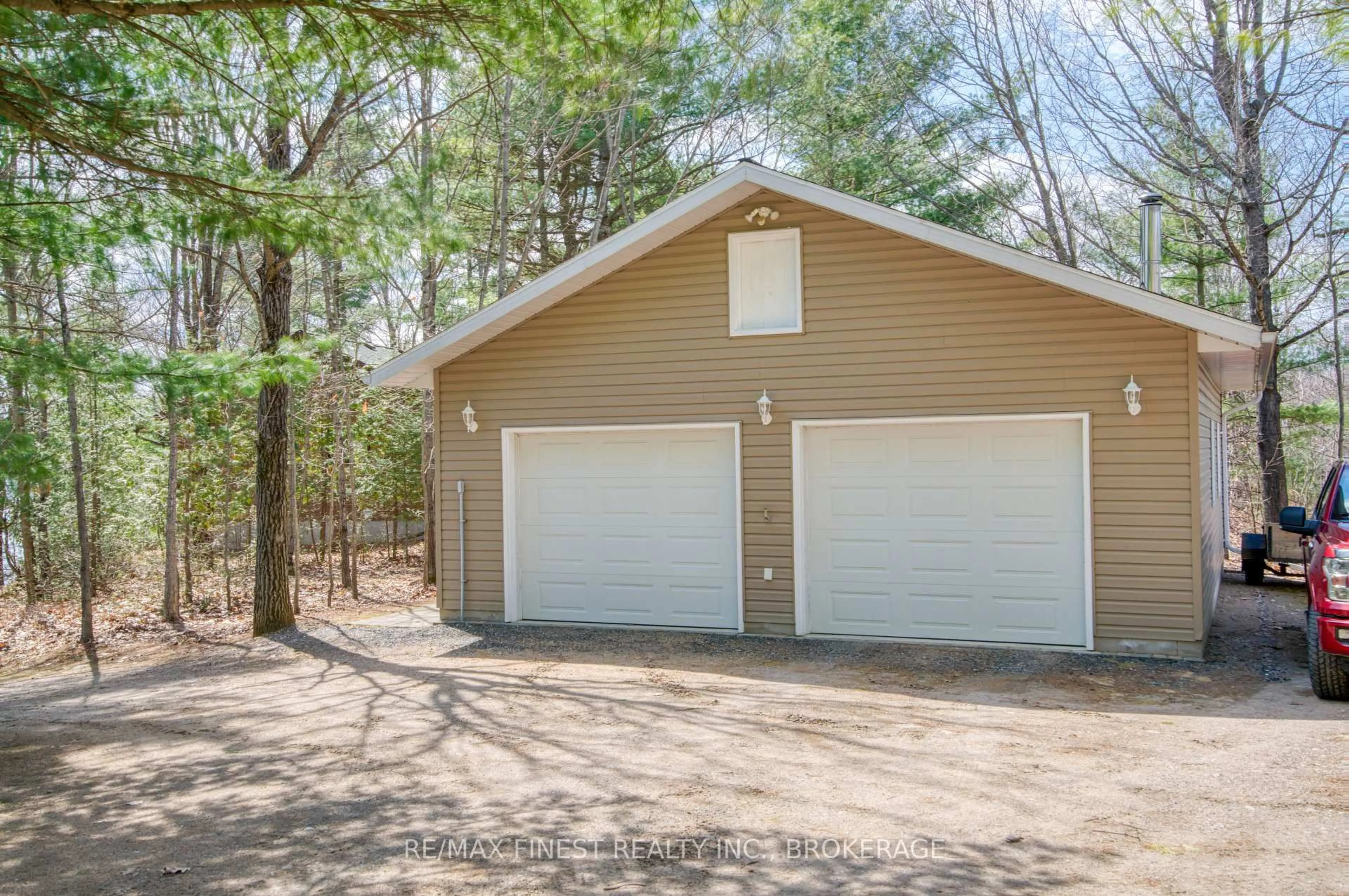 Indoor garage for 1188a Bebris Rd, Arden Ontario K0H 1B0