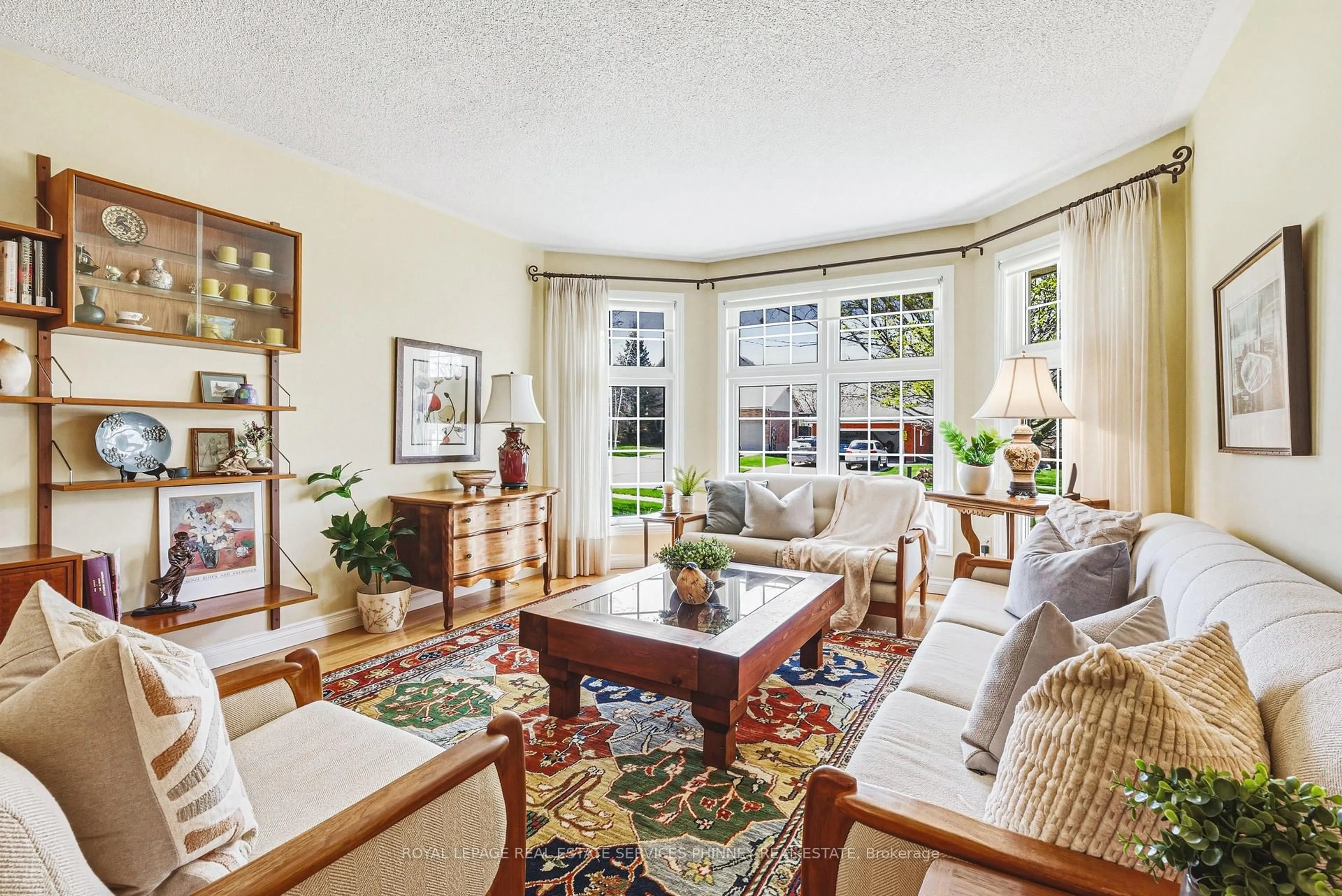 Living room with furniture, unknown for 48 Tanager Dr, Guelph Ontario N1C 1B6