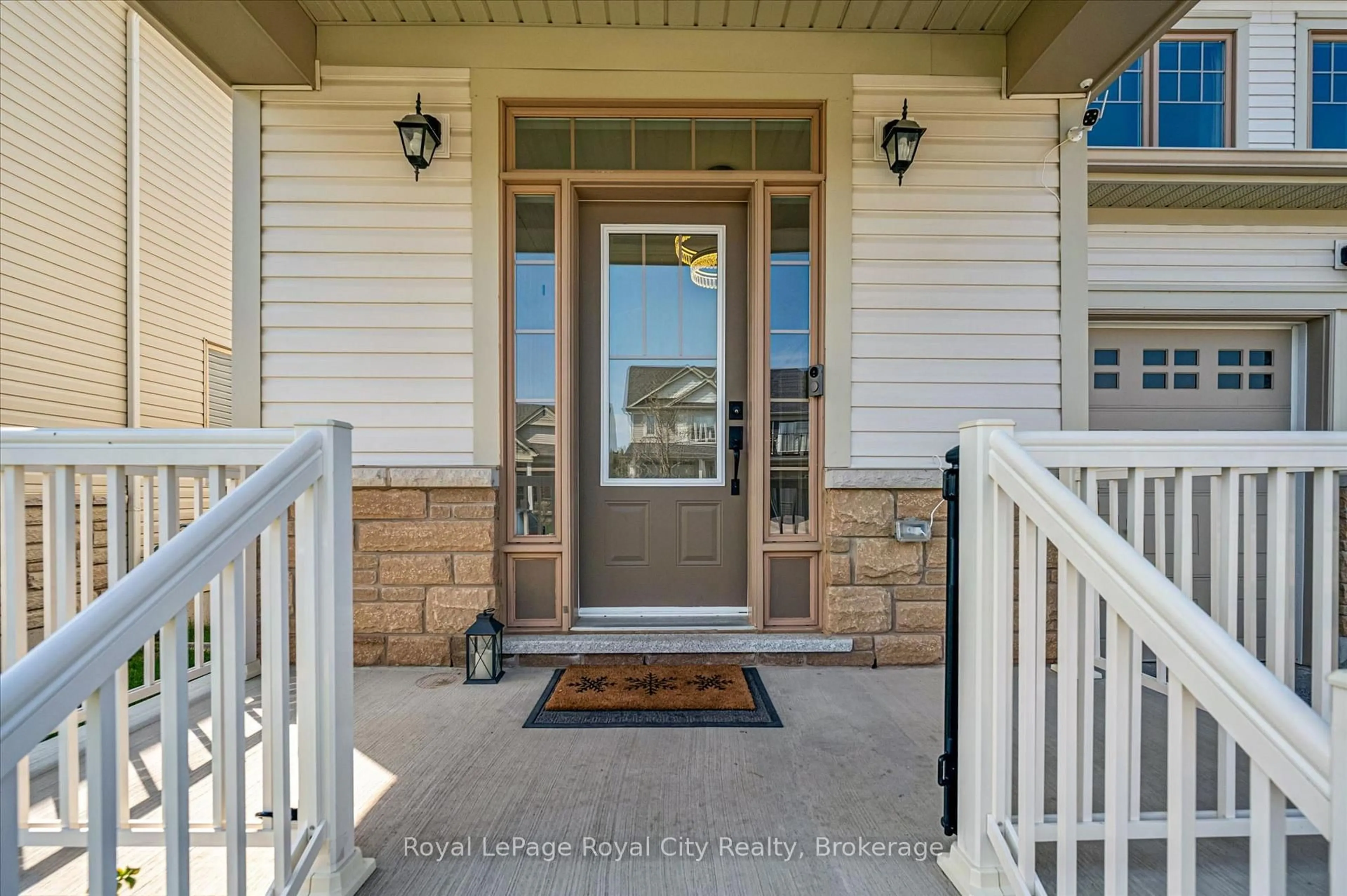 Indoor entryway for 145 Harpin Way, Centre Wellington Ontario N1M 2W3