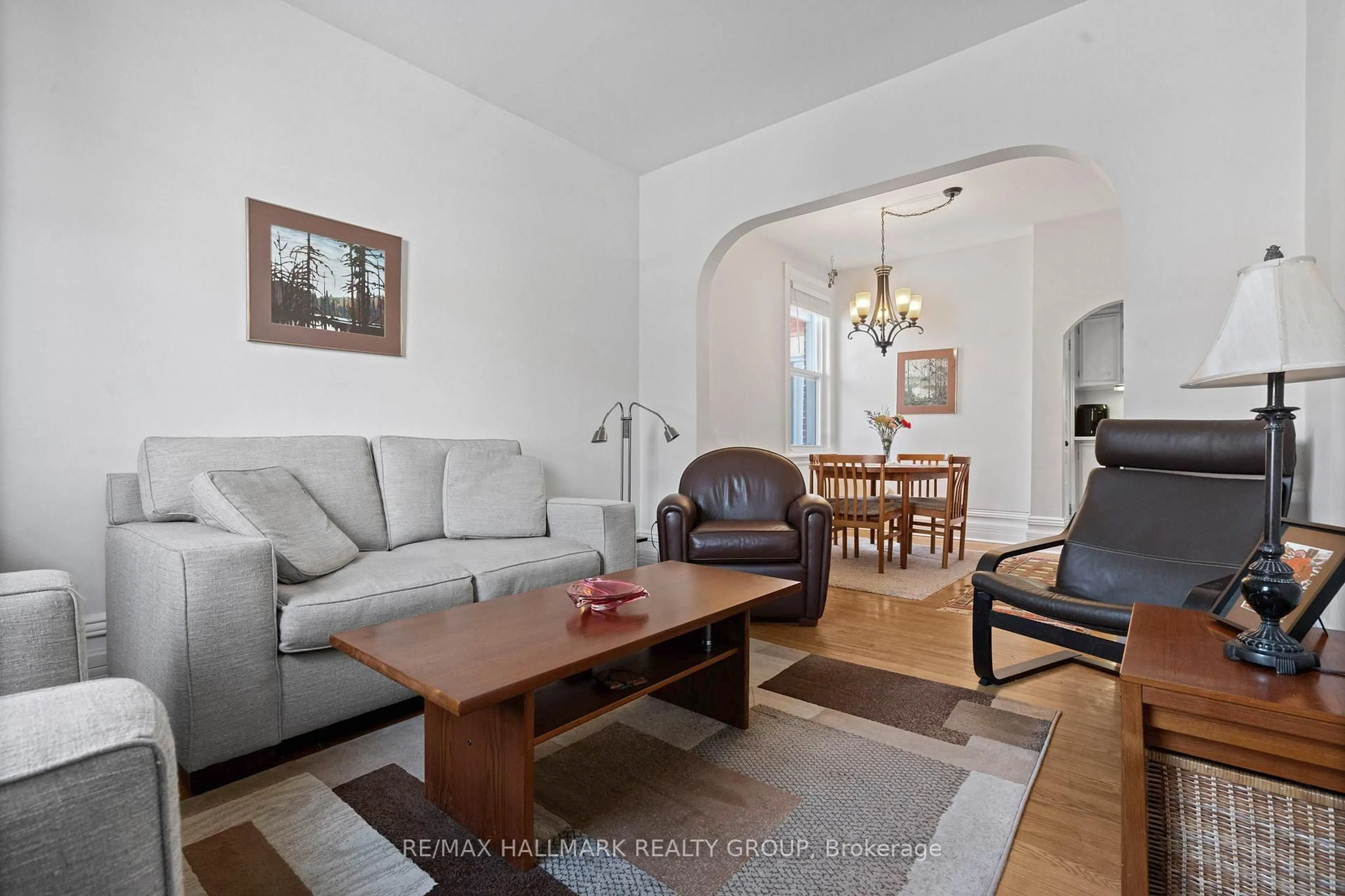 Living room with furniture, unknown for 58-60 Louisa St, Ottawa Ontario K1R 6Y8