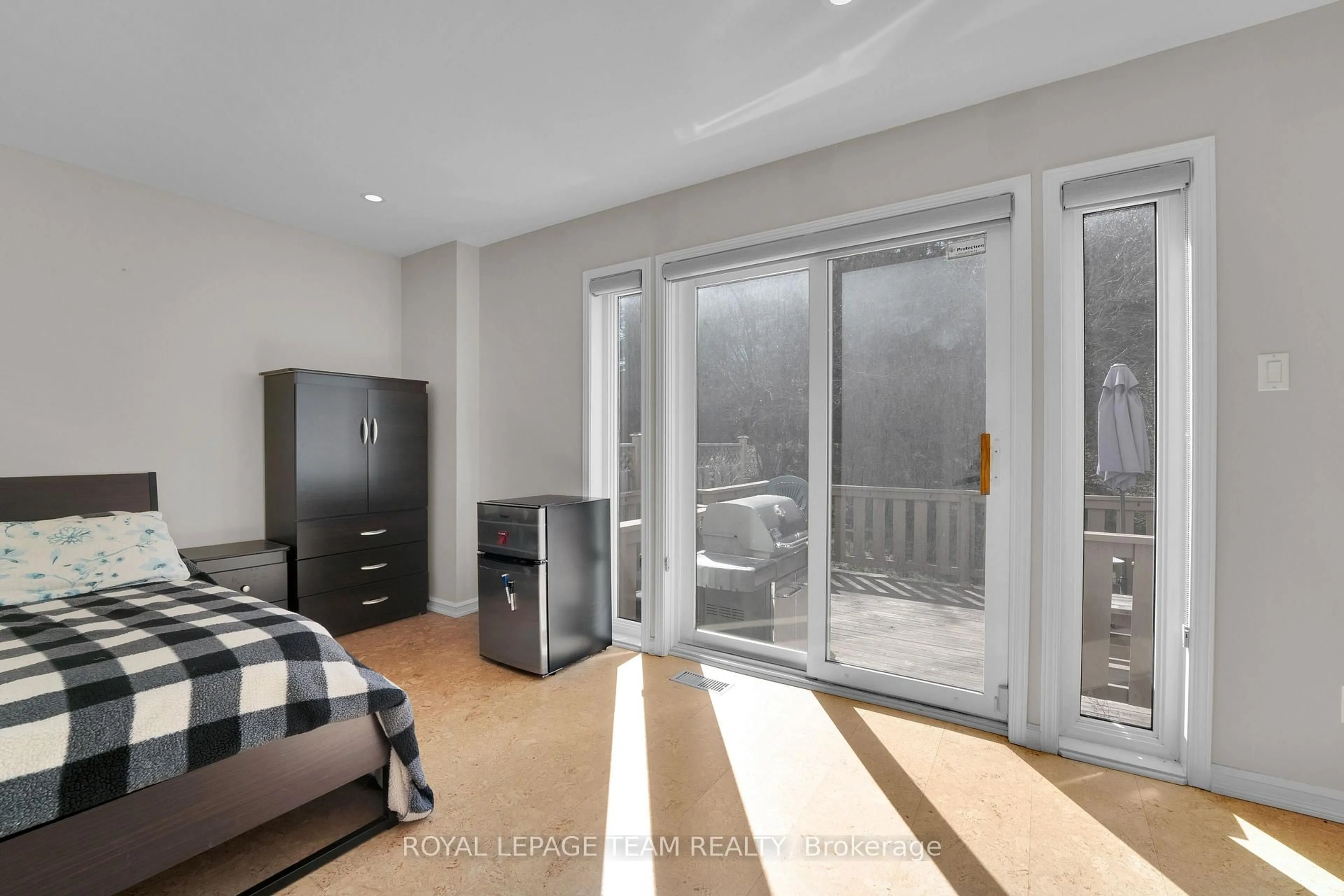 Unknown for 211 Westvalley Private, Ottawa Ontario K1V 2B3