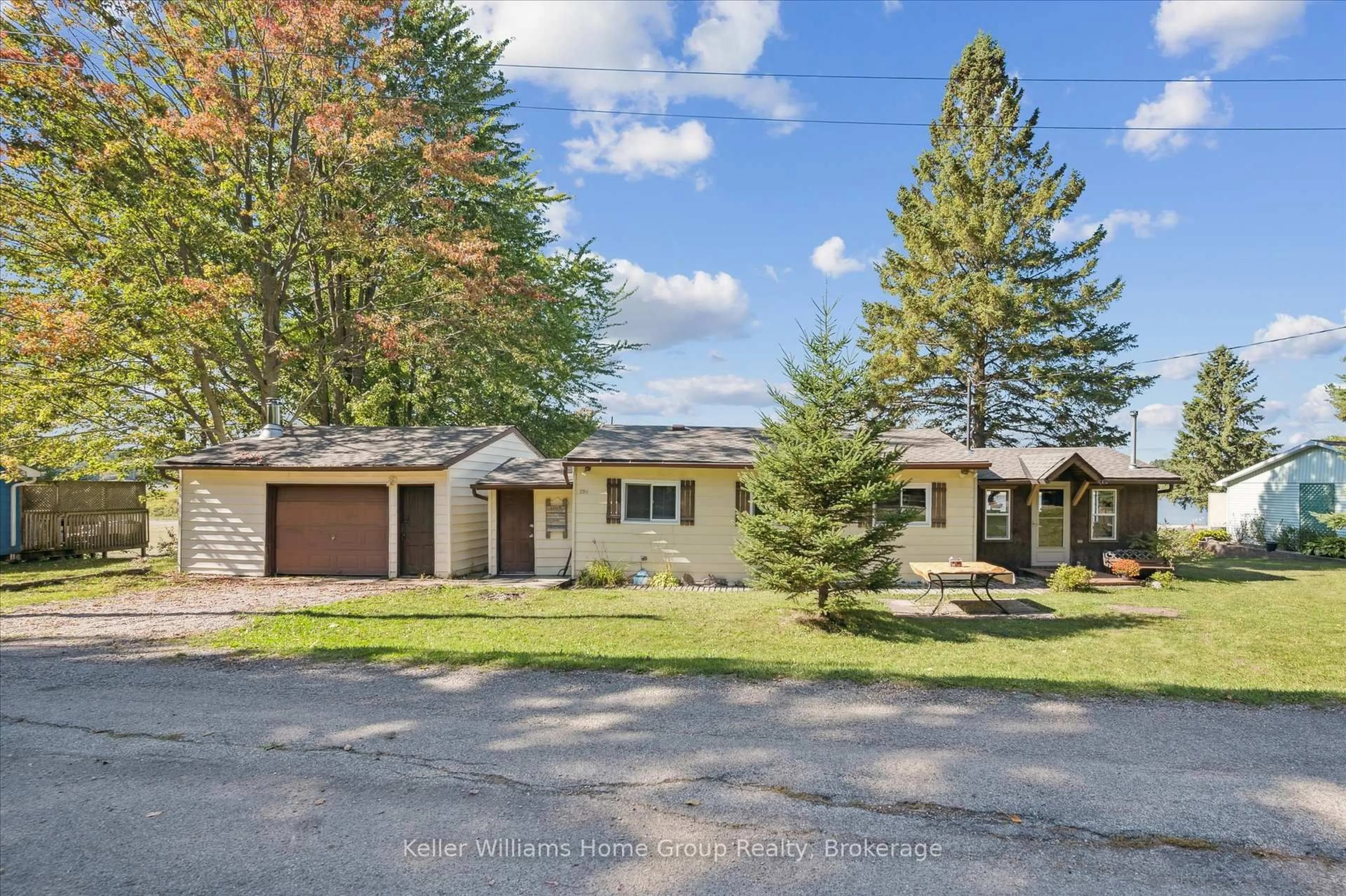 A pic from outside/outdoor area/front of a property/back of a property/a pic from drone, street for 739 Seventh St, Centre Wellington Ontario N0B 1J0