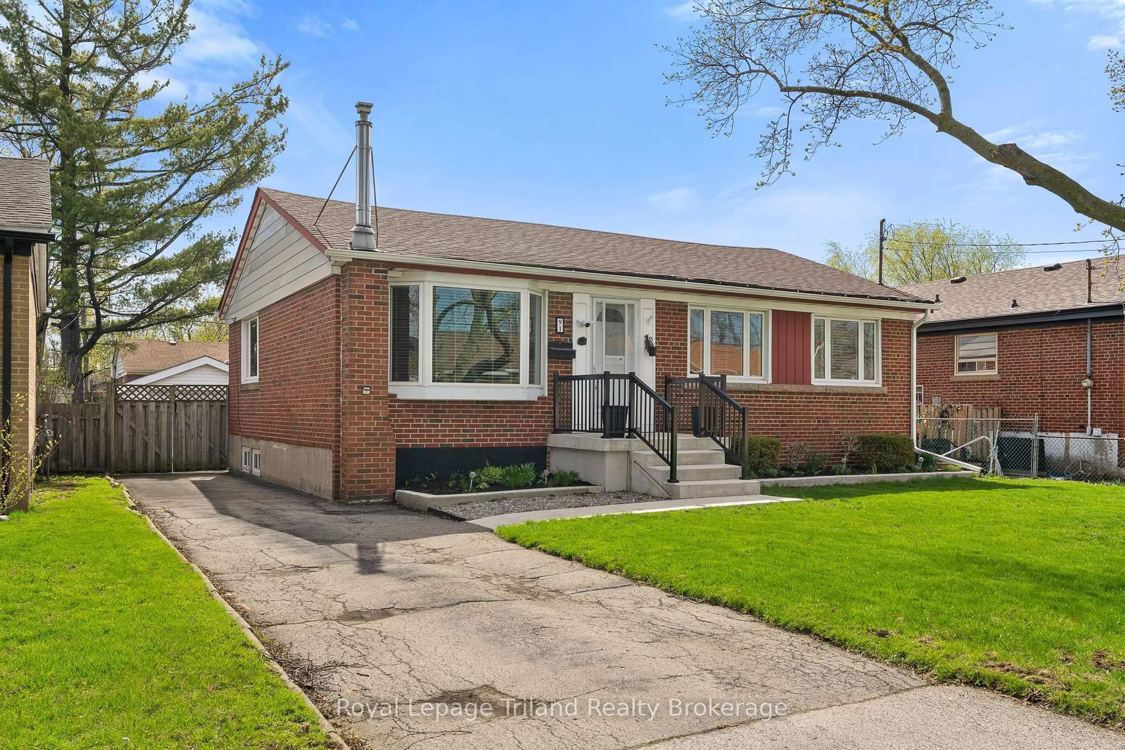 Home with brick exterior material, street for 91 Wise Cres, Hamilton Ontario L8T 2L7