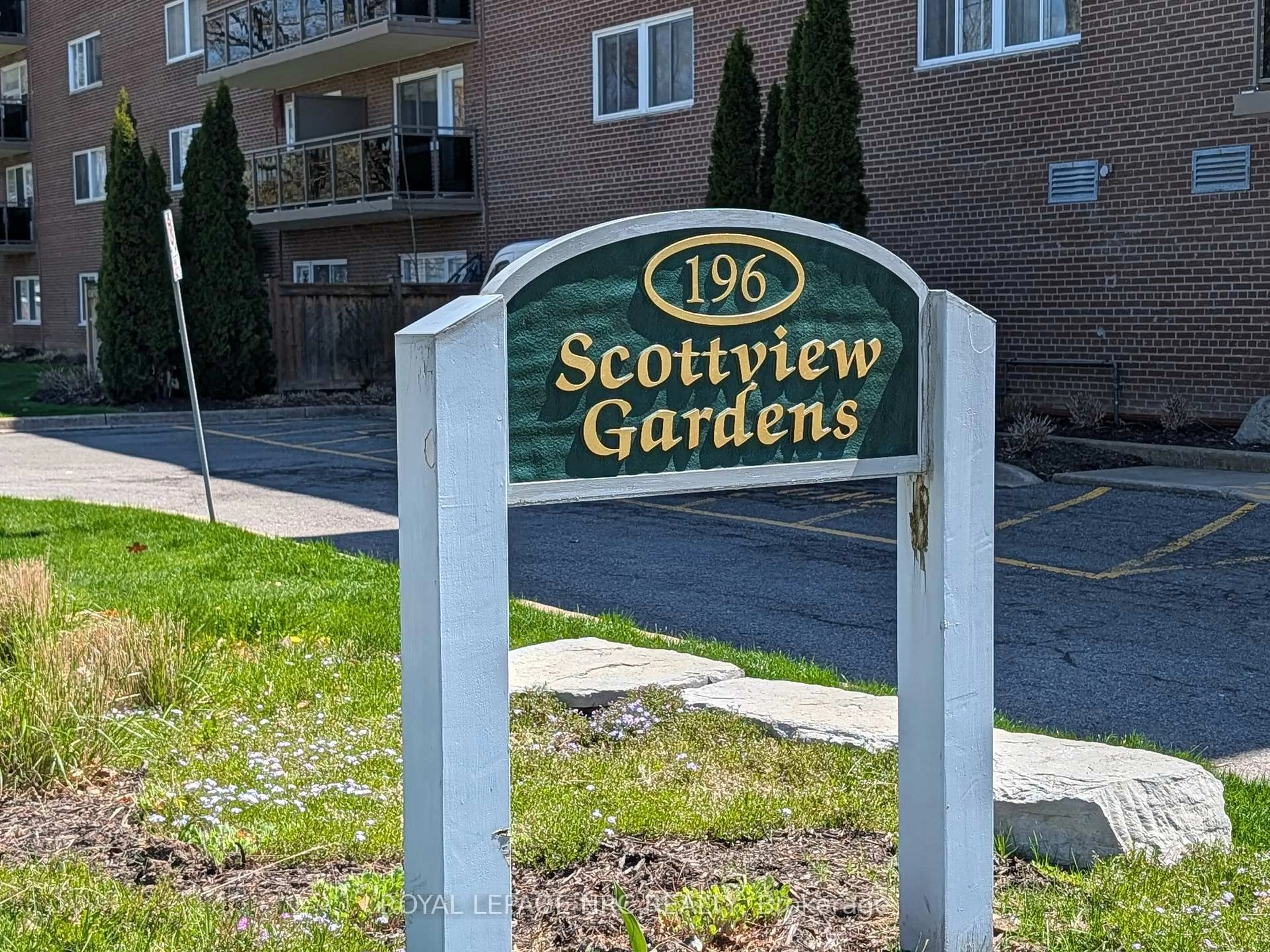 Unknown for 196 Scott St #404, St. Catharines Ontario L2N 5T2