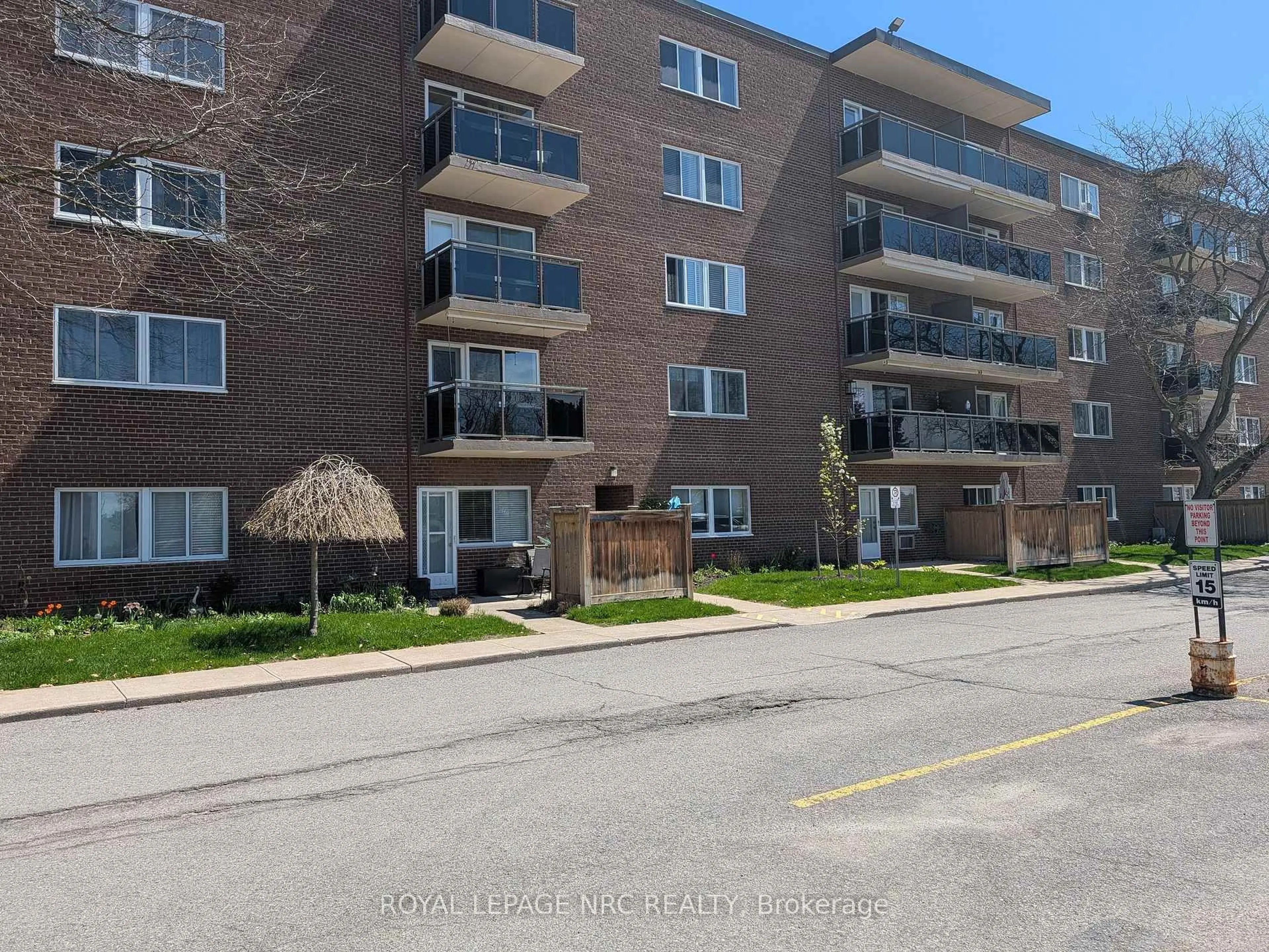 Unknown for 196 Scott St #404, St. Catharines Ontario L2N 5T2