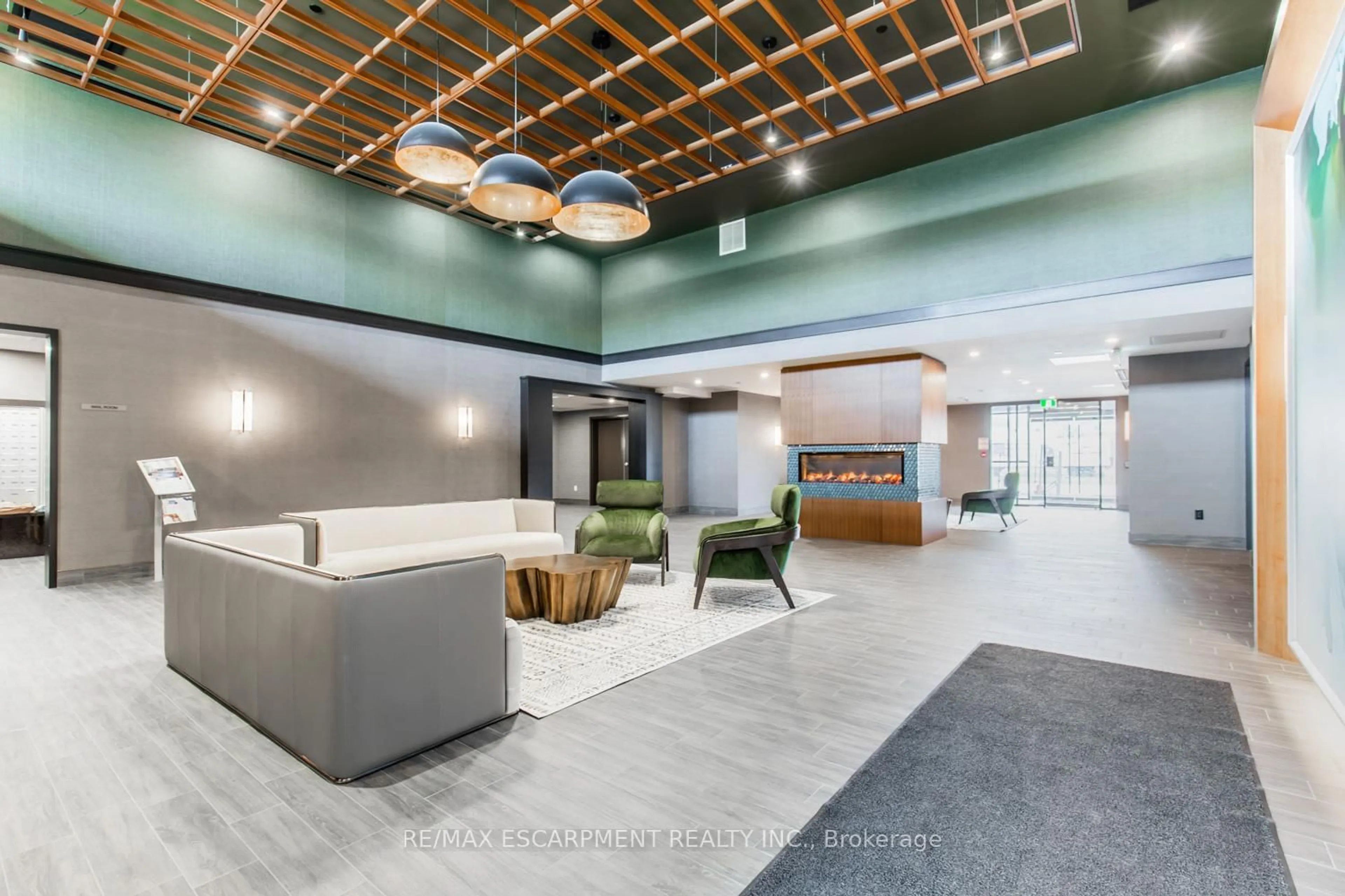 Lobby for 450 Dundas St #714, Hamilton Ontario L8B 1Z2