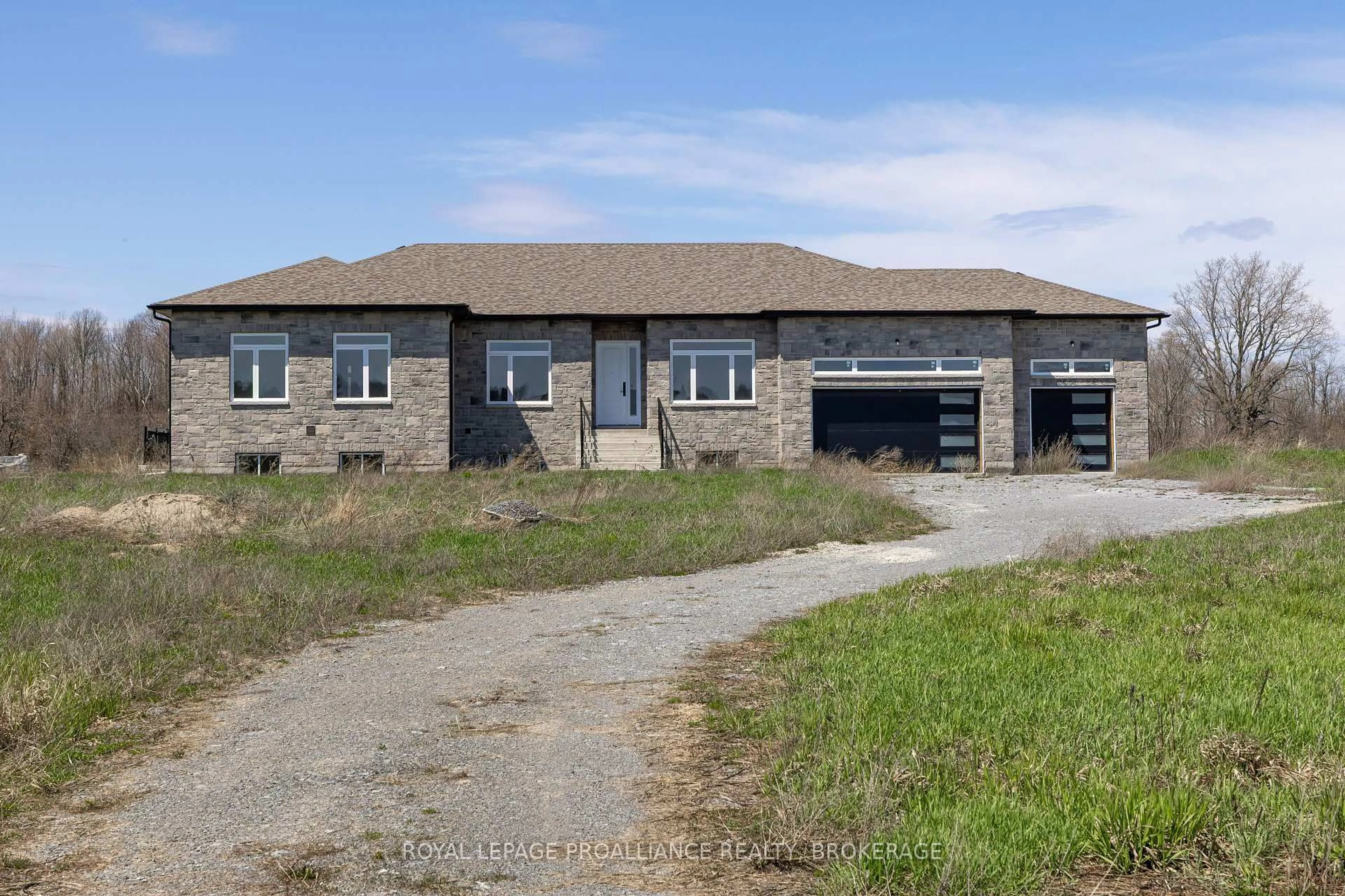 A pic from outside/outdoor area/front of a property/back of a property/a pic from drone, building for 130 Hineman St, Kingston Ontario K7L 0G2