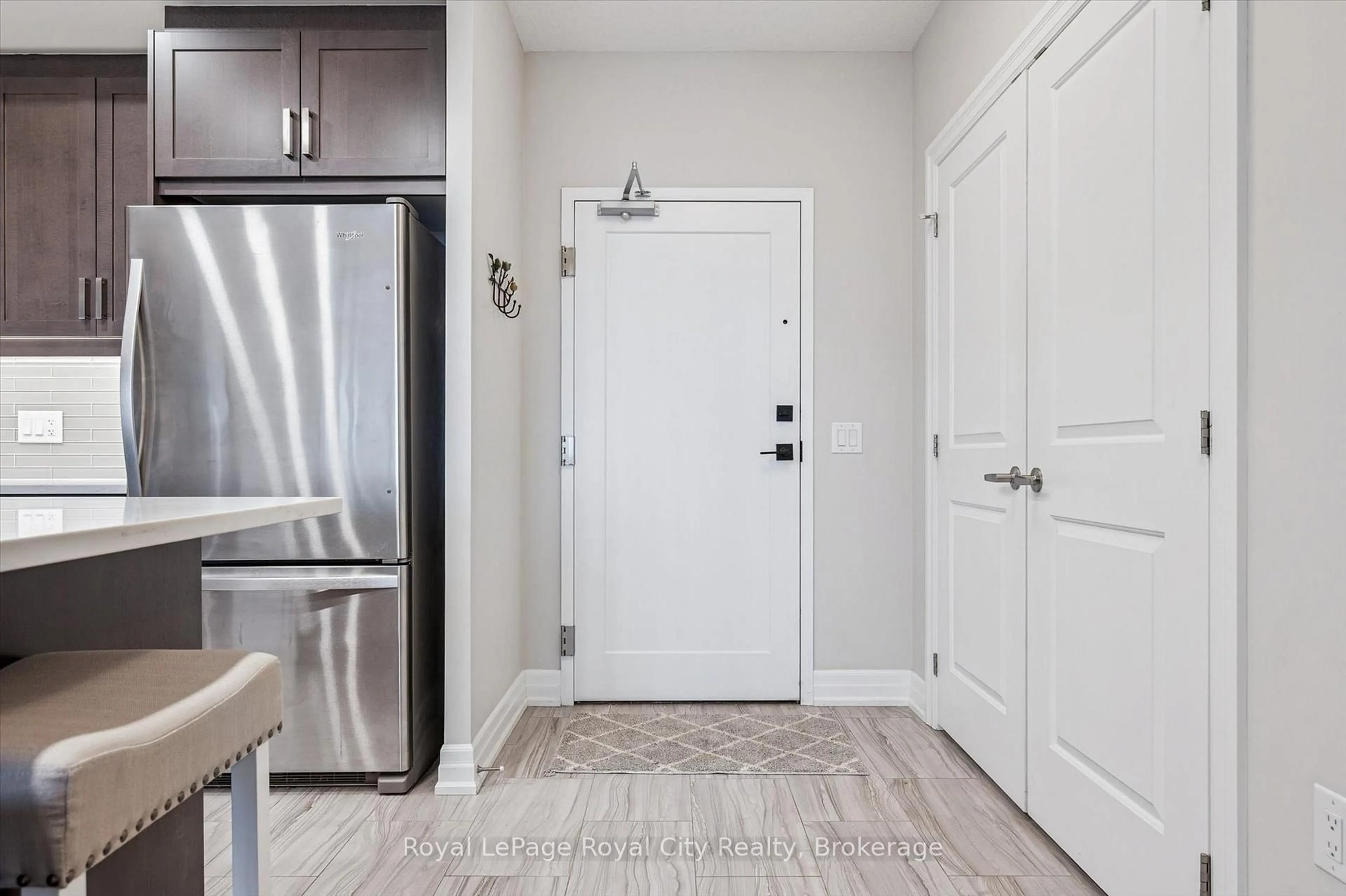 Indoor entryway for 1880 Gordon St #809, Guelph Ontario N1L 0P5