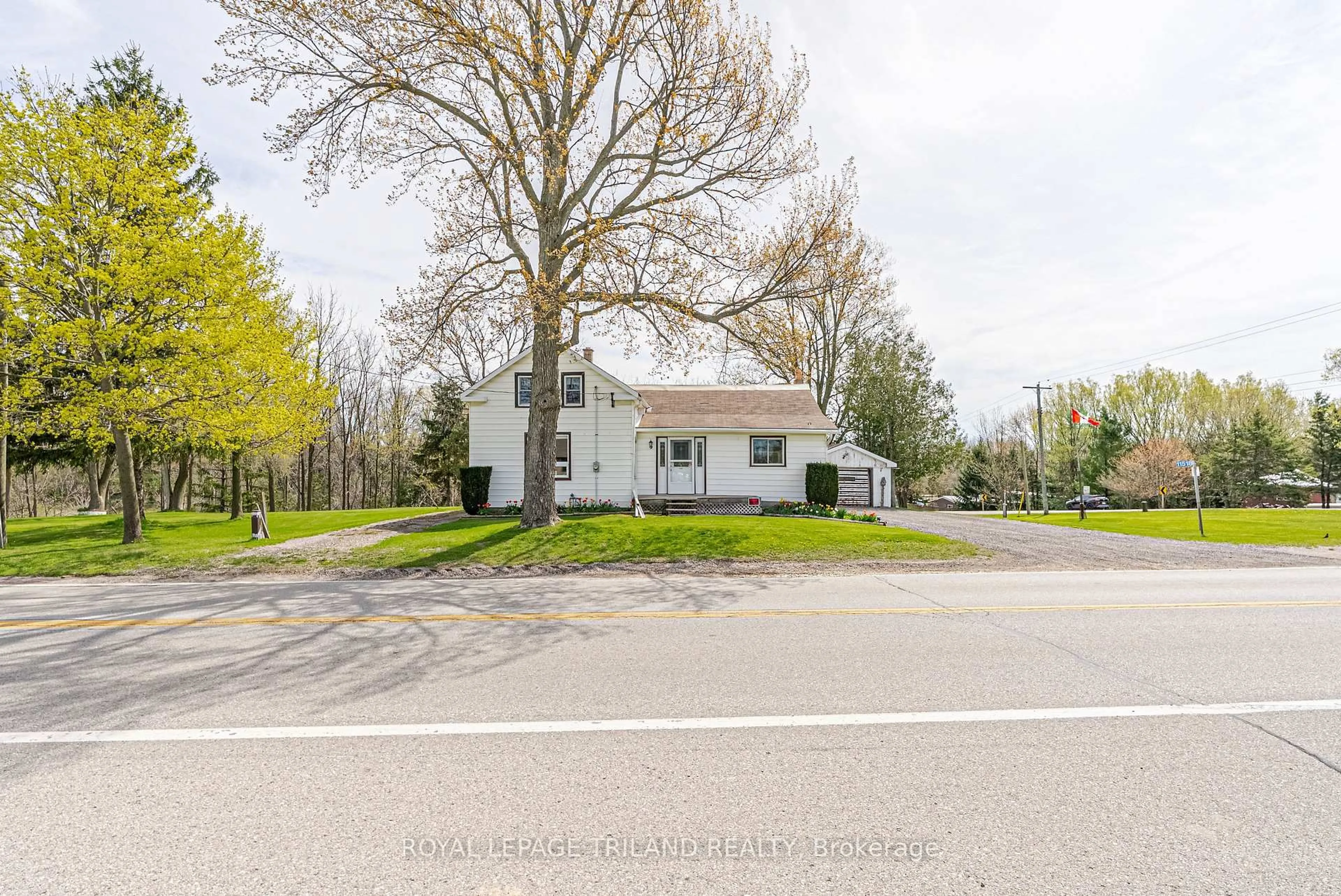 A pic from outside/outdoor area/front of a property/back of a property/a pic from drone, street for 11518 Belmont Rd, Central Elgin Ontario N5P 3T3