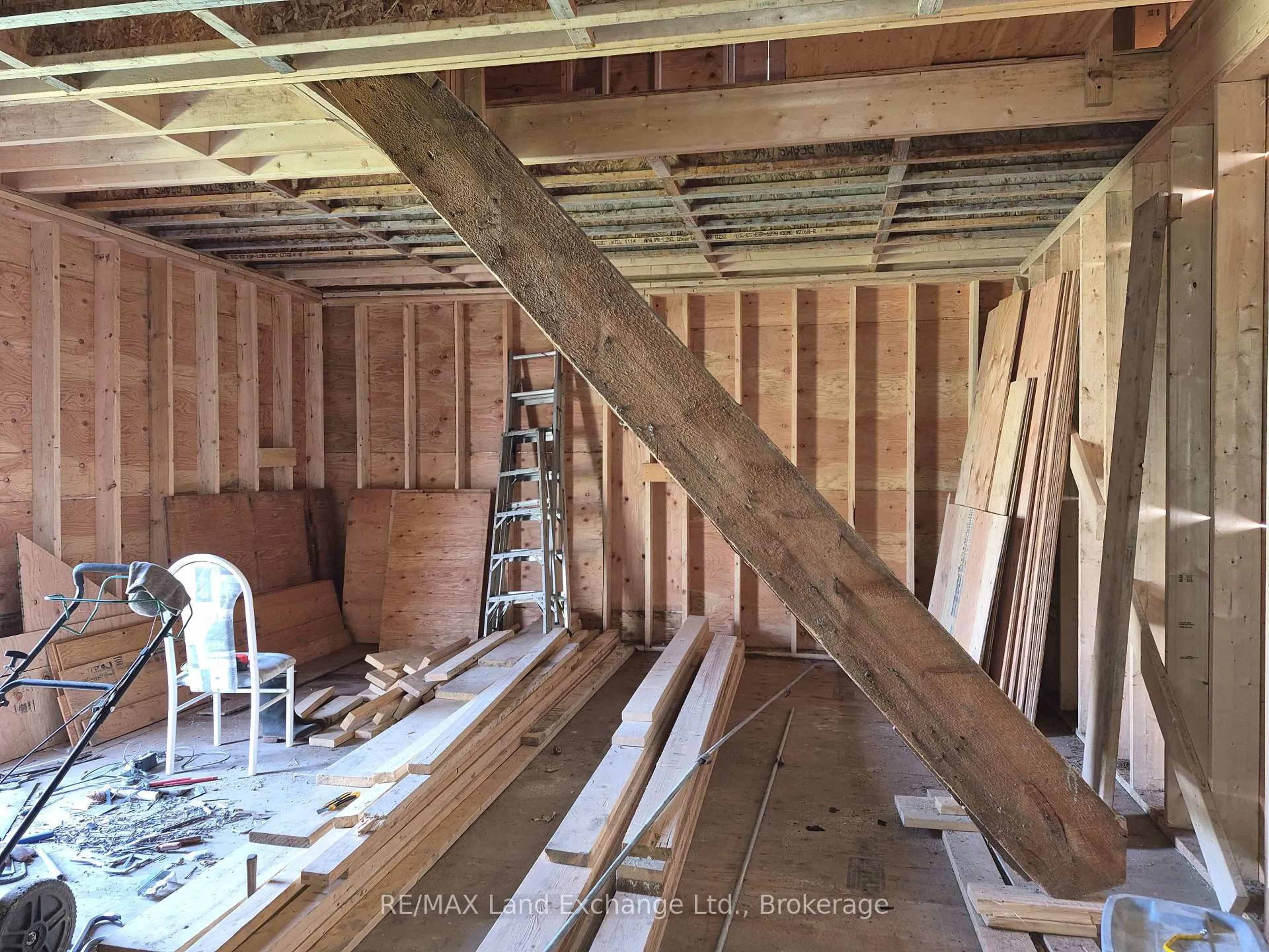 A pic of a room for 6 Malcolm St, Huron-Kinloss Ontario N0G 2R0