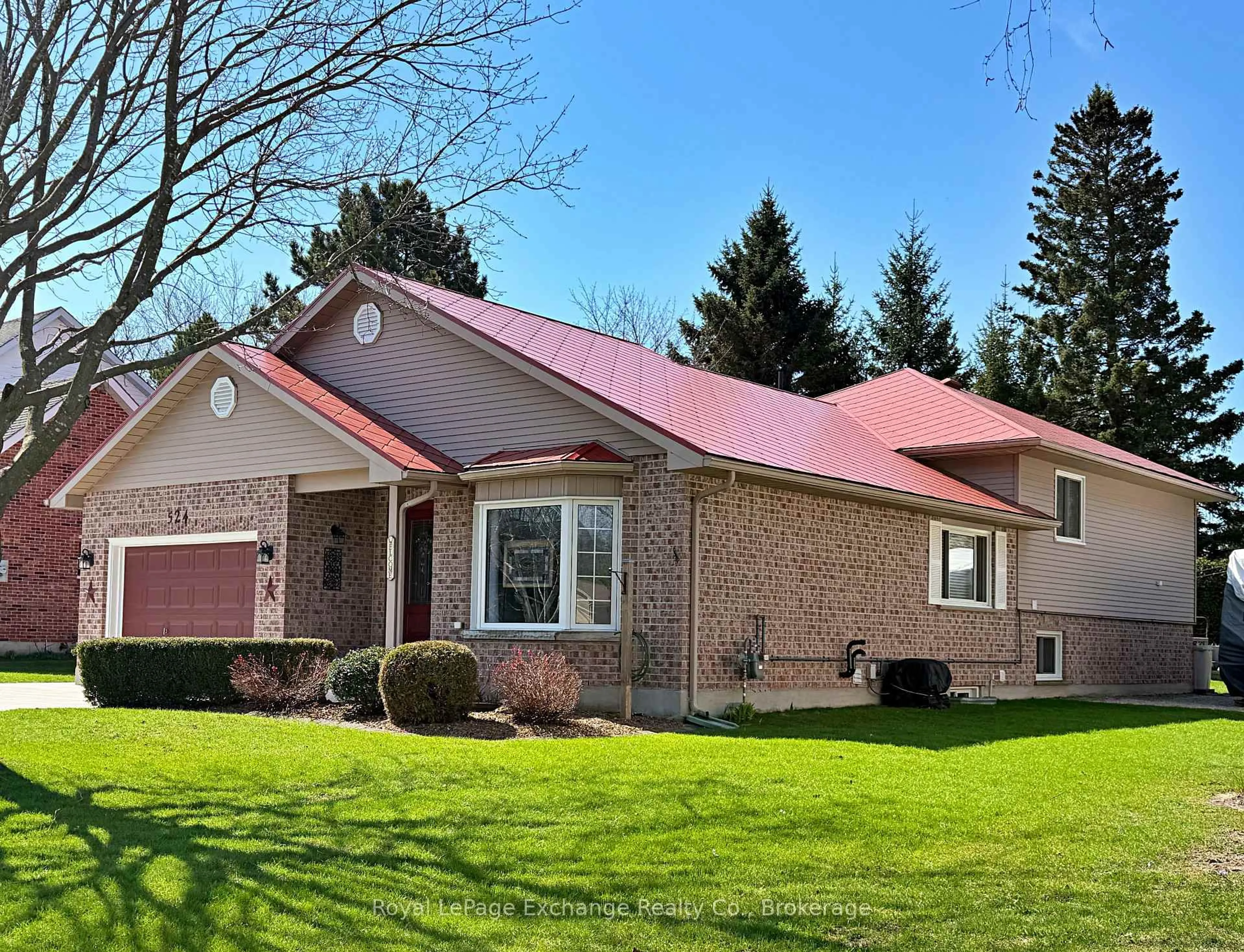 Home with brick exterior material, street for 524 Lynden Cres, Kincardine Ontario N2Z 3B1