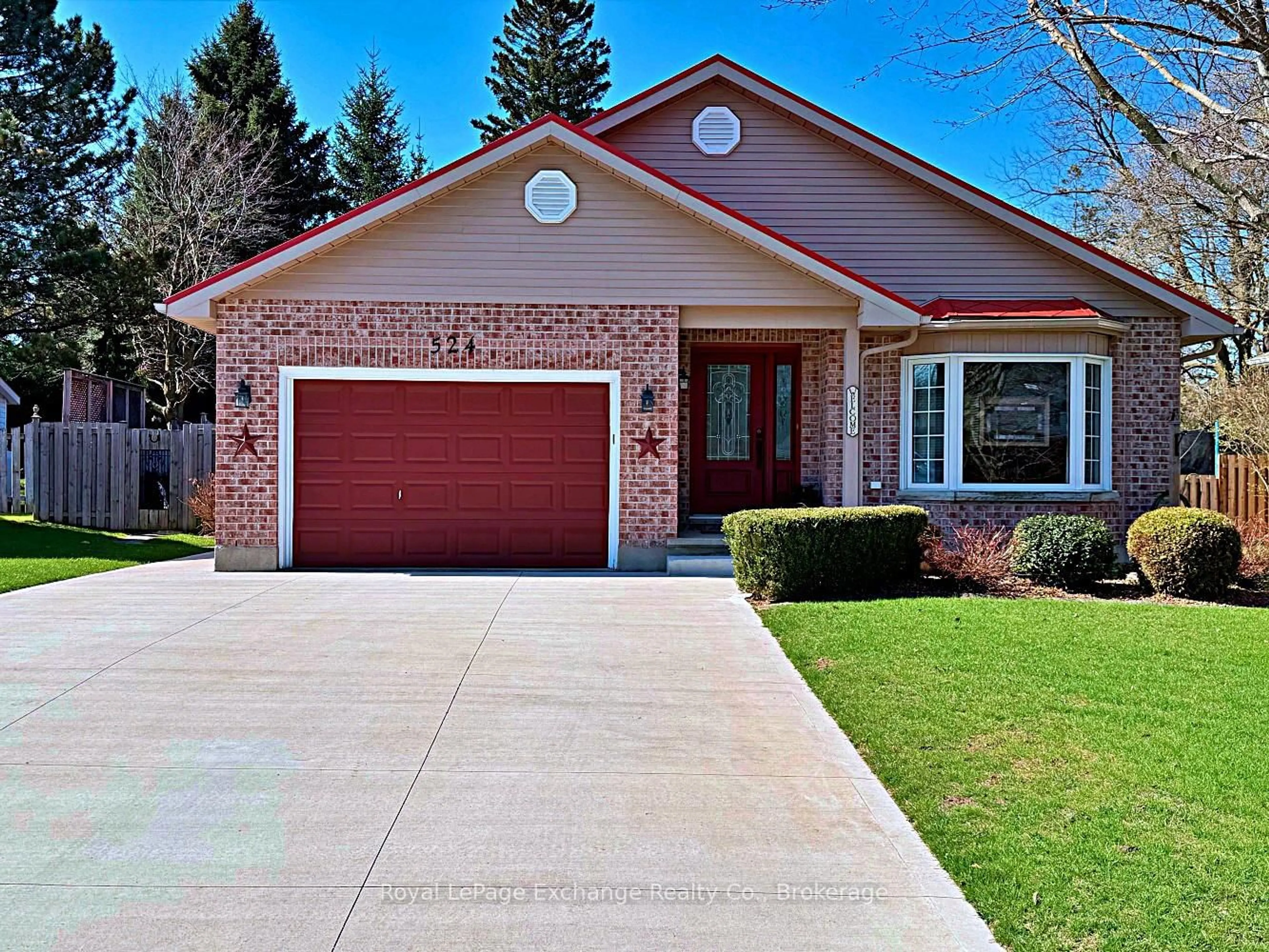 Home with brick exterior material, street for 524 Lynden Cres, Kincardine Ontario N2Z 3B1
