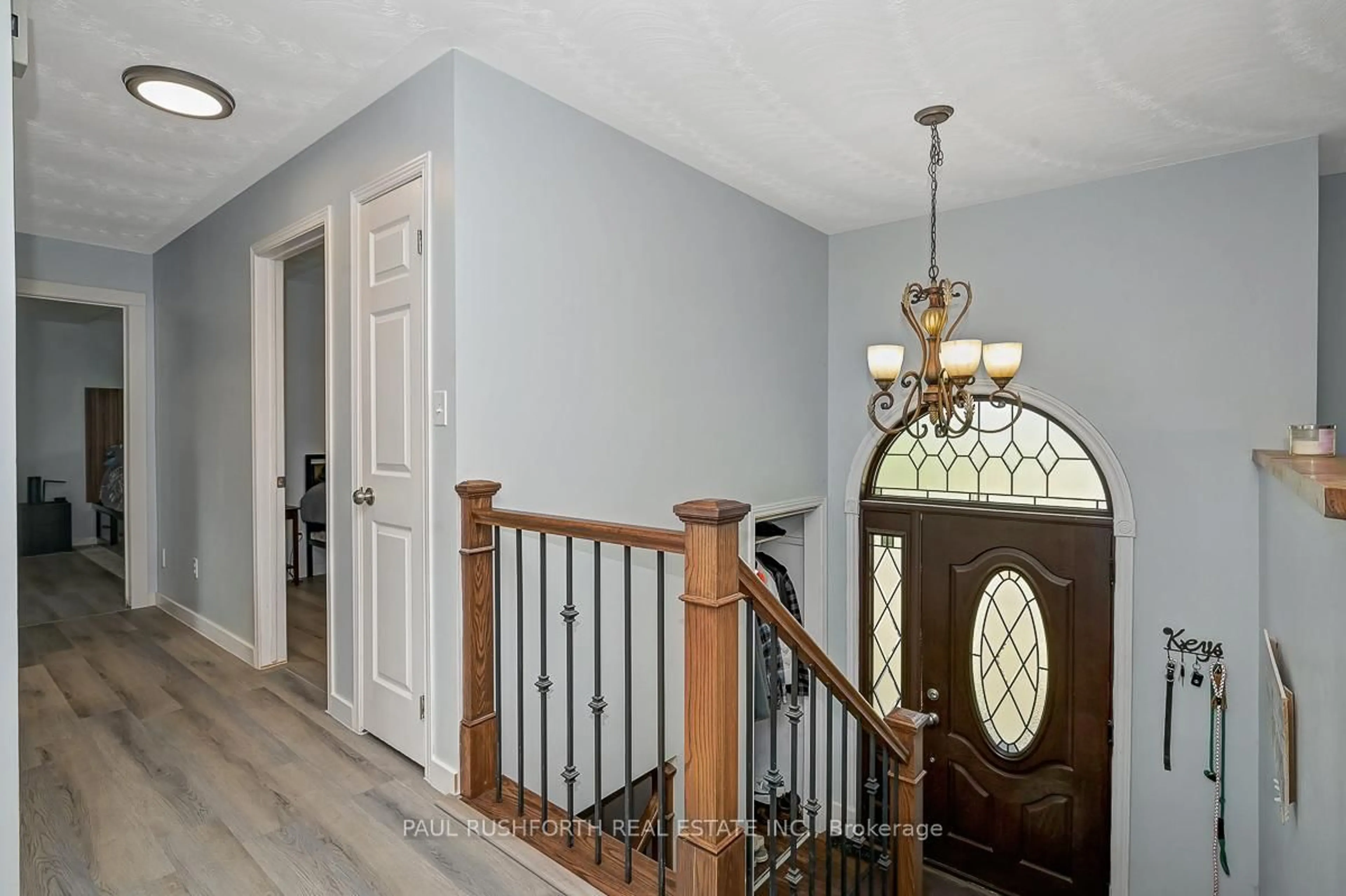 Indoor entryway for 242 County 41 Rd, Merrickville-Wolford Ontario K0G 1N0