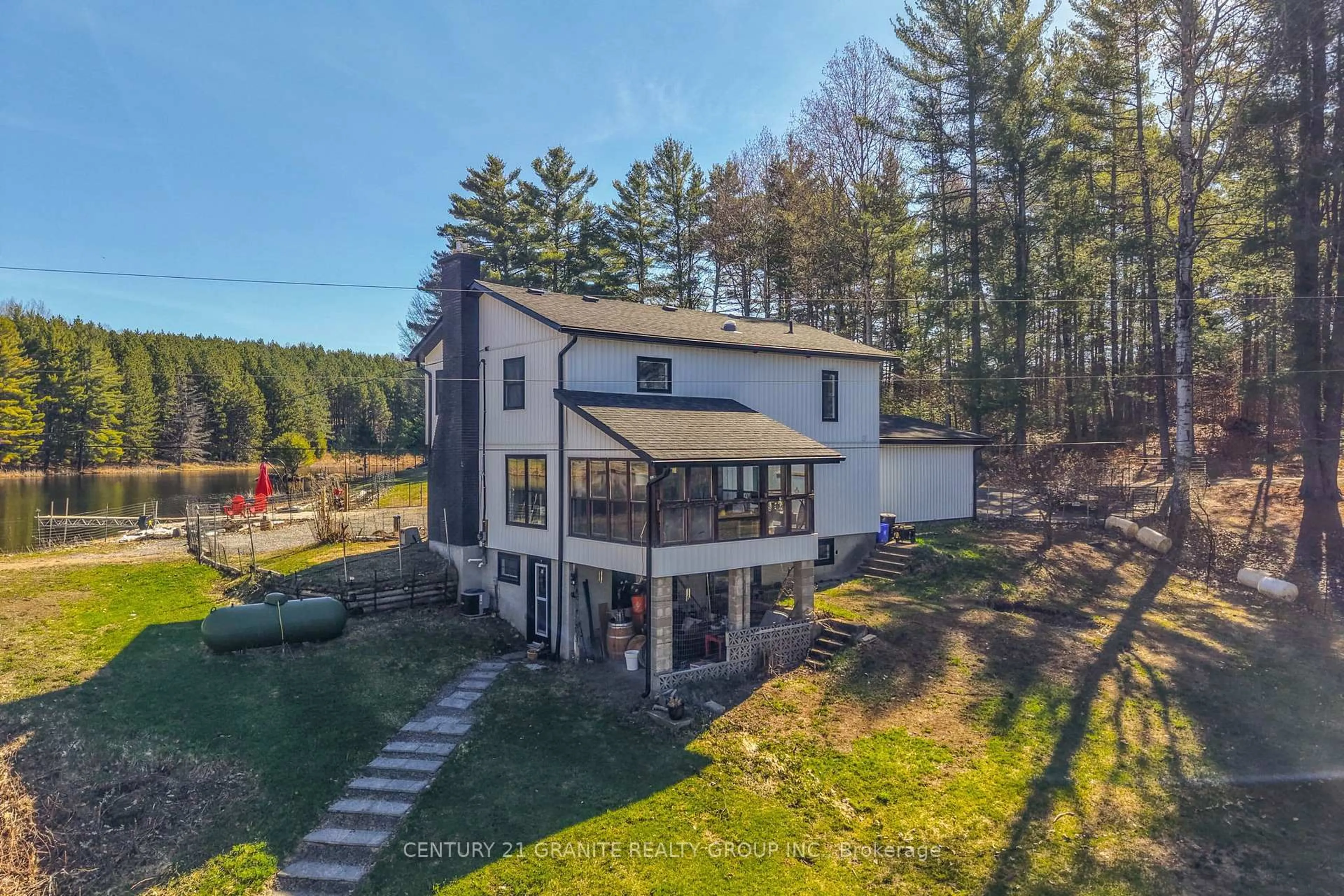 A pic from outside/outdoor area/front of a property/back of a property/a pic from drone, unknown for 900 B New Carlow Rd, Maple Leaf Ontario K0L 2R0