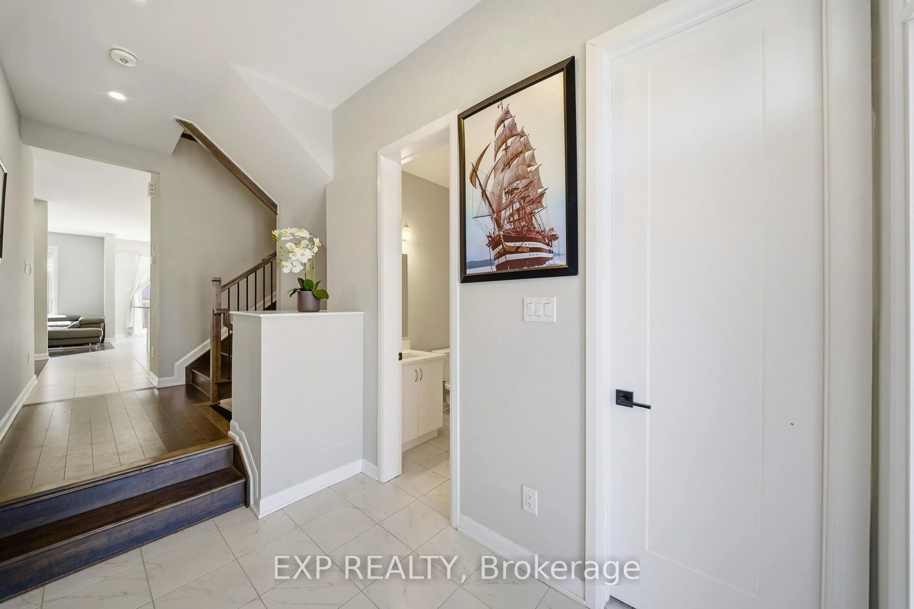Indoor entryway for 2609 River Mist Rd, Ottawa Ontario K2J 6W3