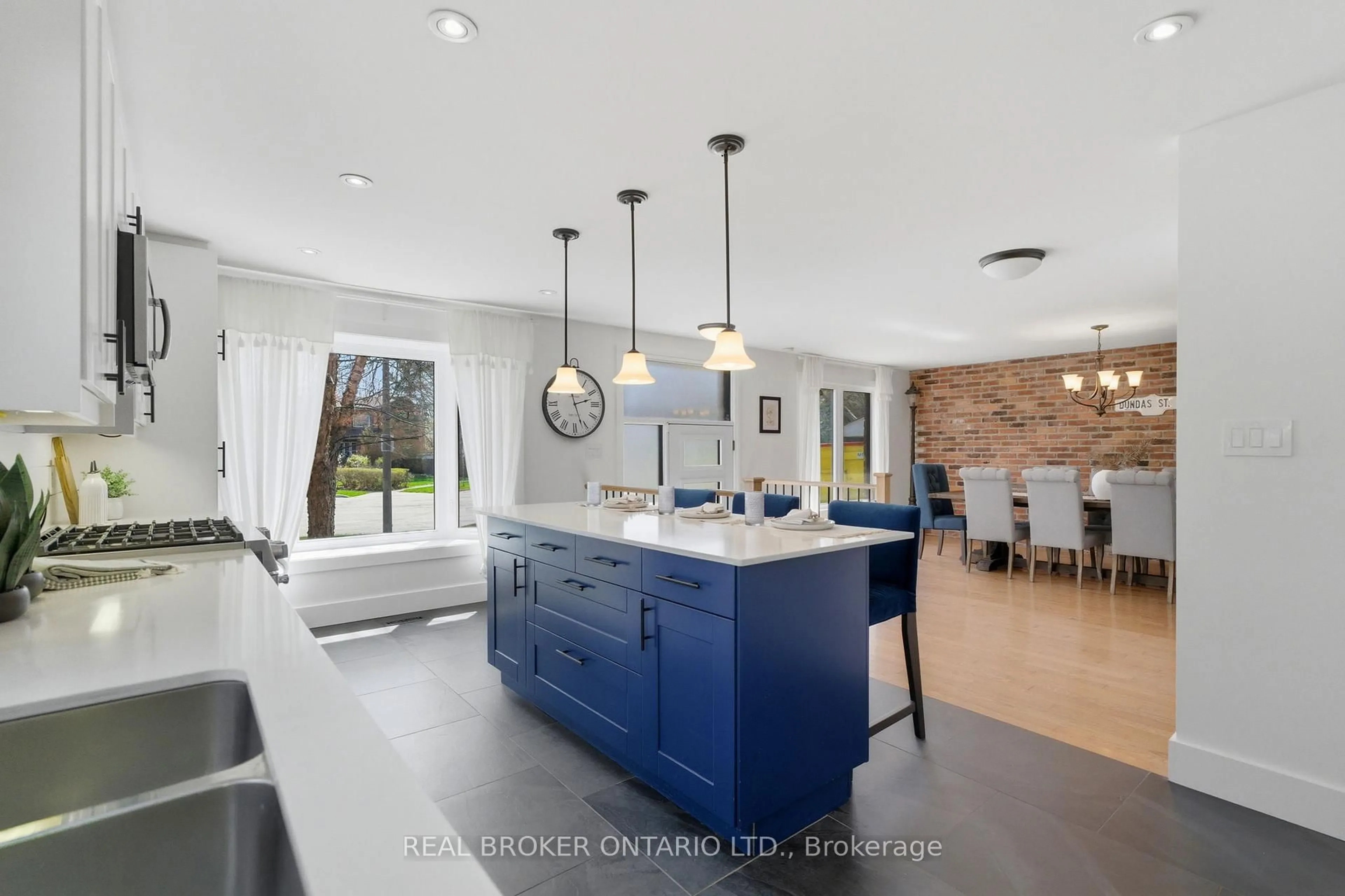 Open concept kitchen, ceramic/tile floor for 29 Melissa Cres, Hamilton Ontario L9H 7C5