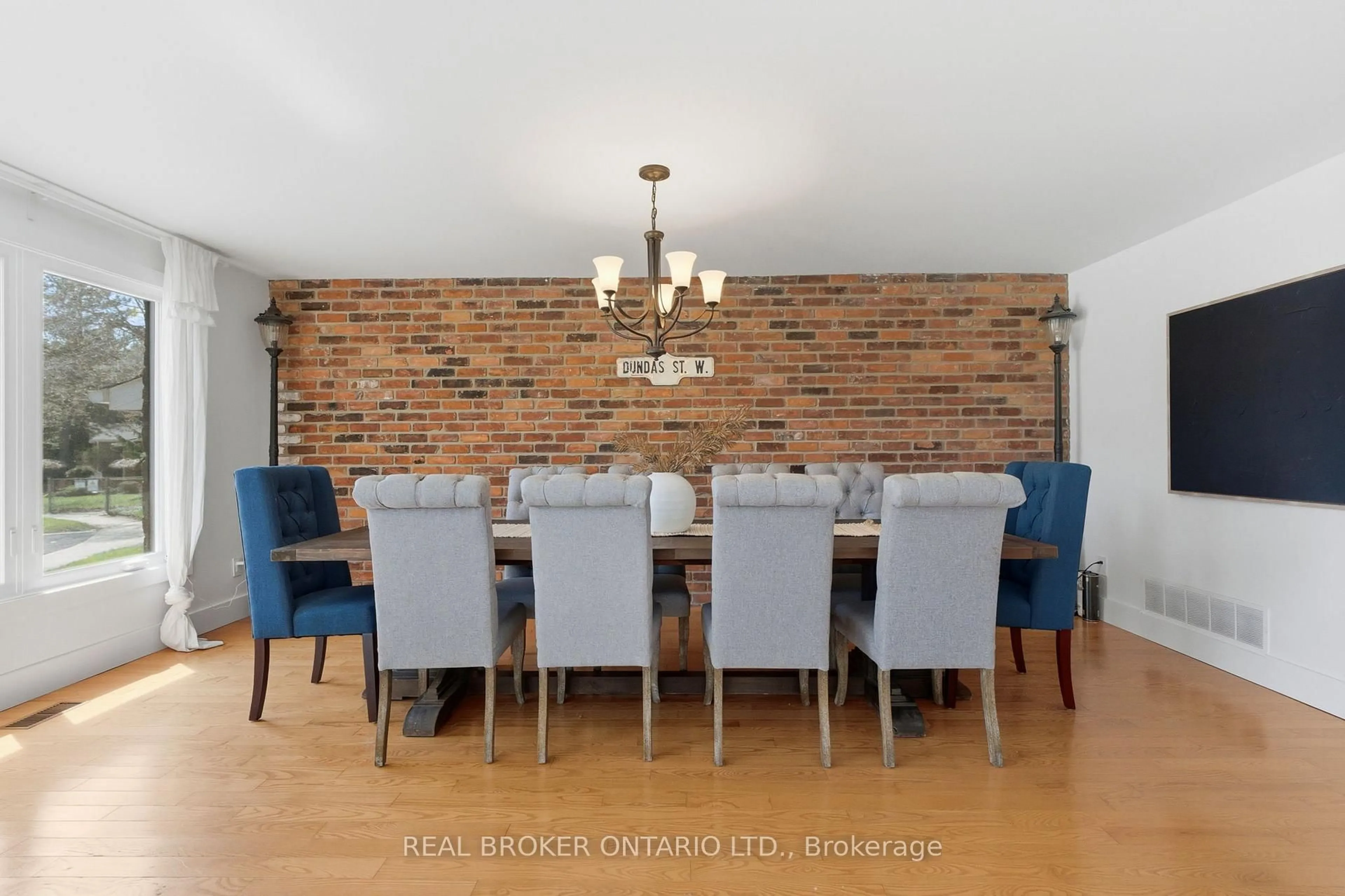 Dining room, wood/laminate floor for 29 Melissa Cres, Hamilton Ontario L9H 7C5