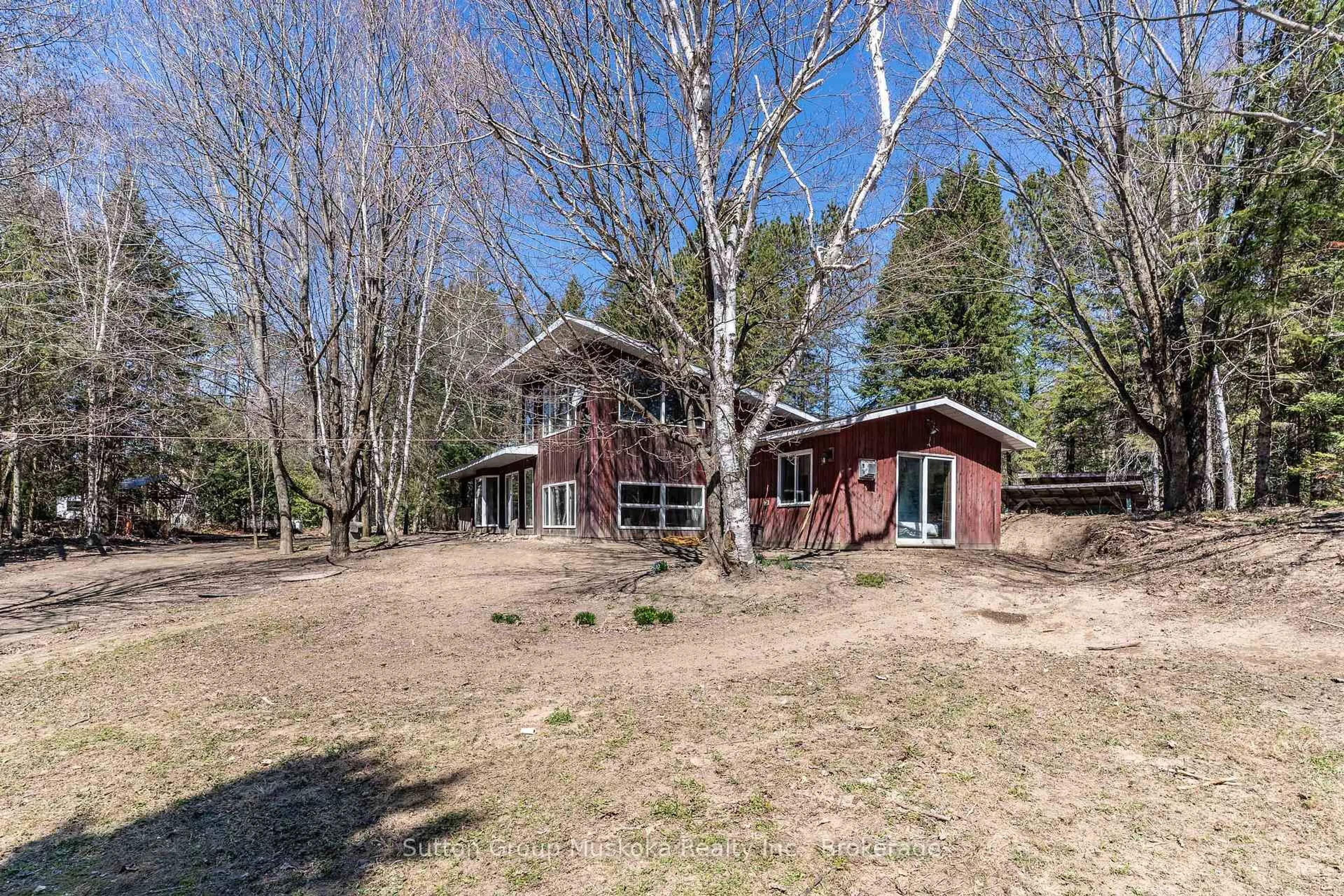 A pic from outside/outdoor area/front of a property/back of a property/a pic from drone, unknown for 83 Ceramic Mine Rd, Huntsville Ontario P1H 1A1